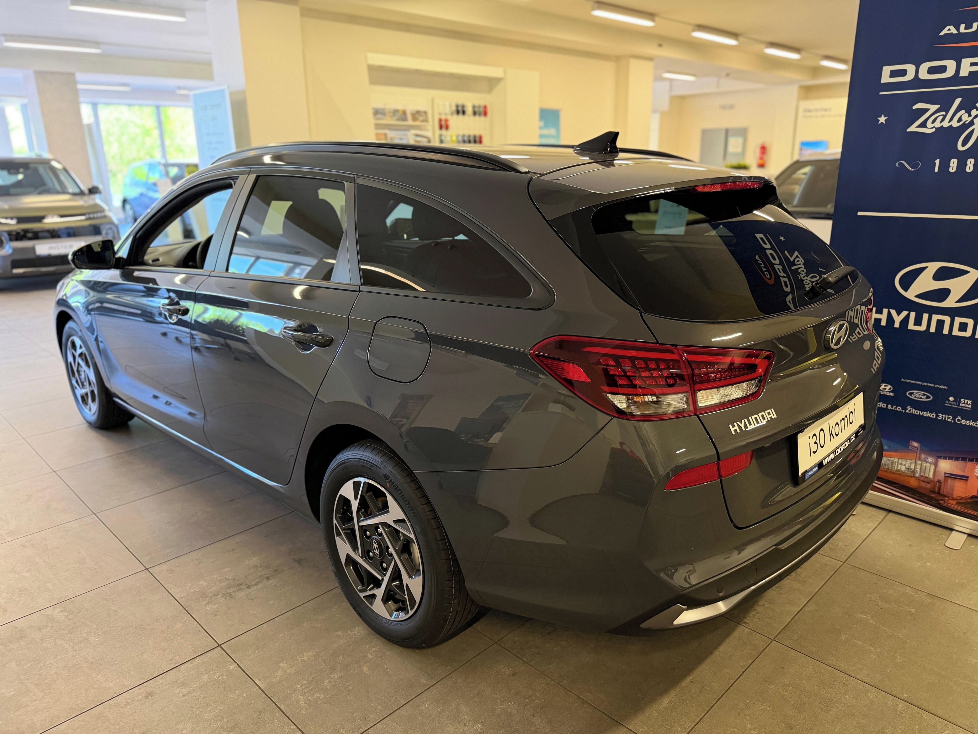 Hyundai i30, 1,6 T-GDI DCT GO CZECH - fotka 2