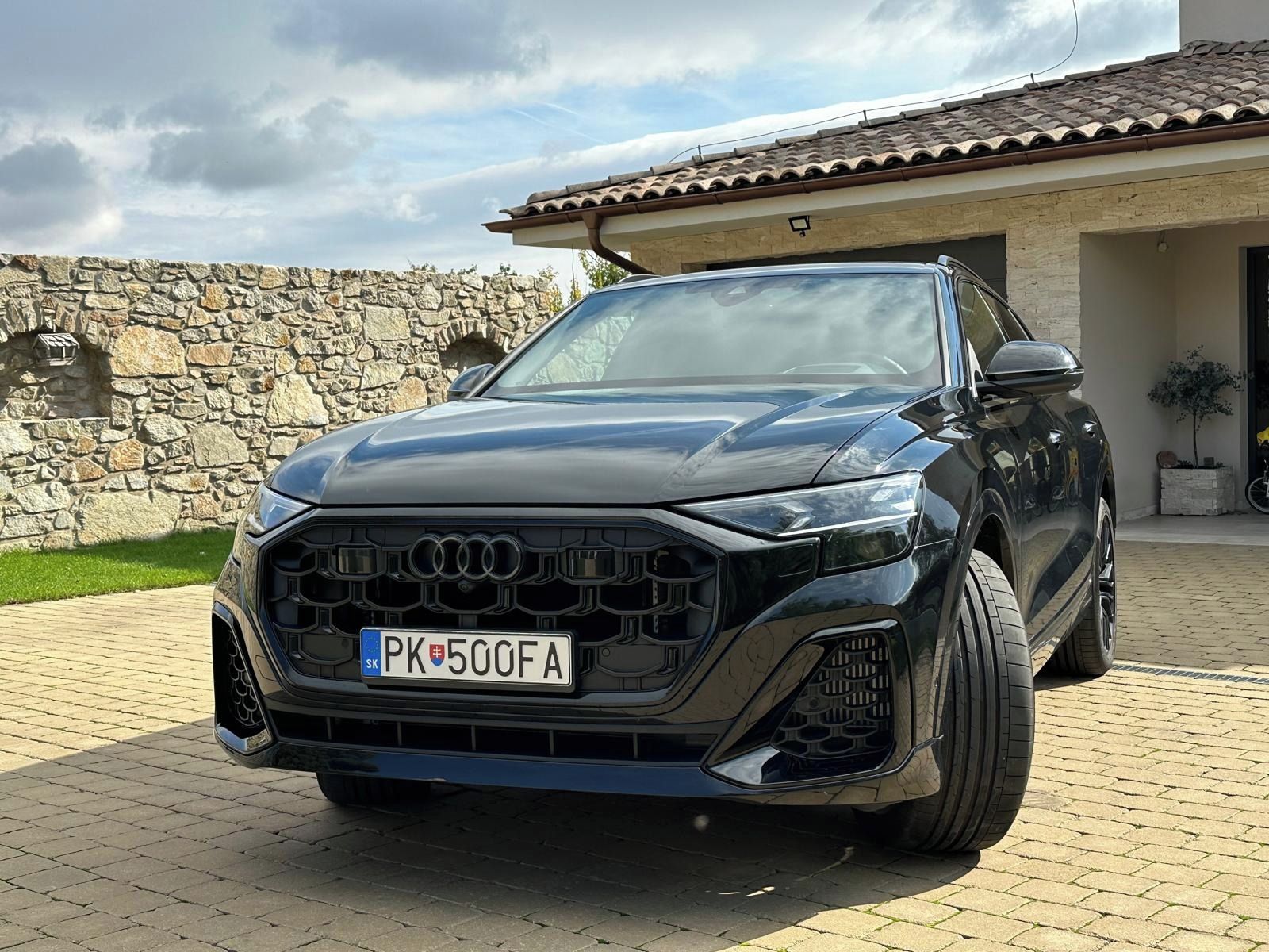 Audi SQ8, Audi SQ8 TFSI quattro 373KW - fotka 2