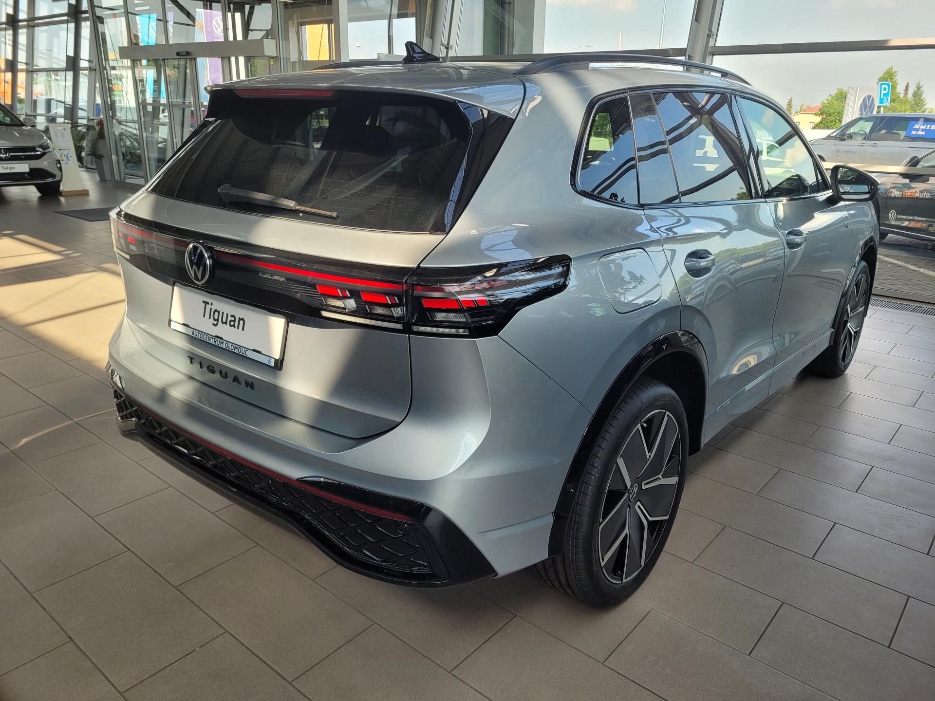 Volkswagen Tiguan, R-Line 2,0 TDI 142 kW 4x4 - fotka 3