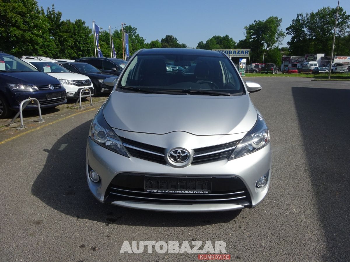 Toyota Verso, 1,6 D-4D, 7 MÍST - fotka 2