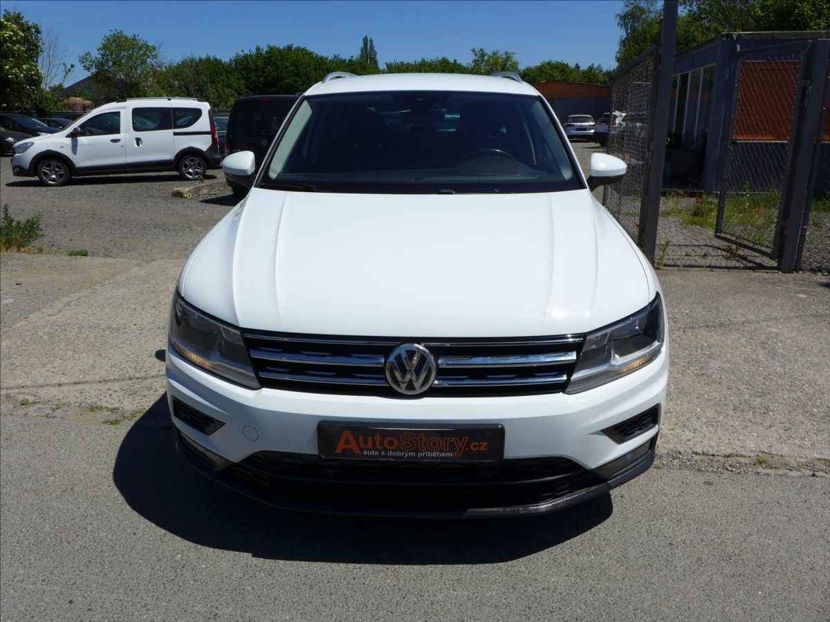 Volkswagen Tiguan, 2,0 TDi 110KW  NAVI APP 1.MAJ - fotka 3
