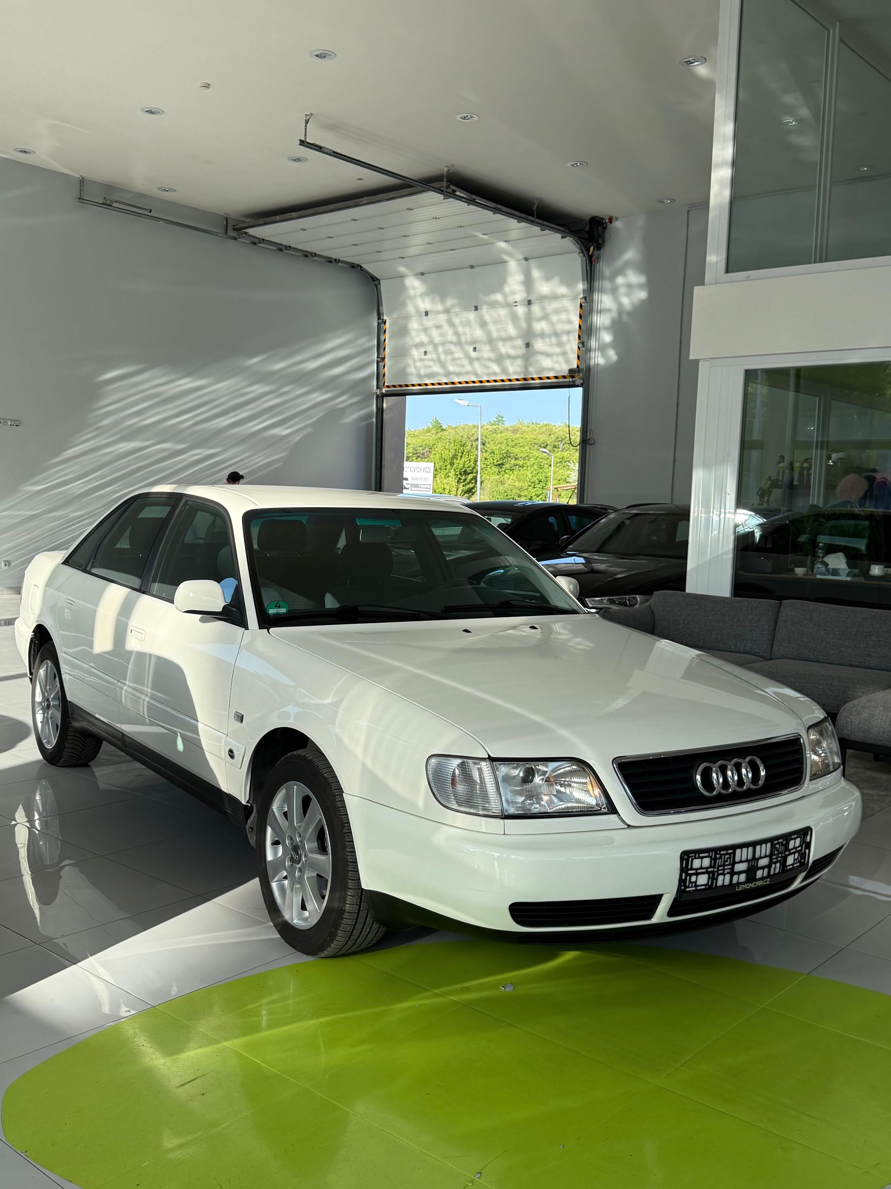 Audi A6, C4 1.8 5v 160.000km Top Stav