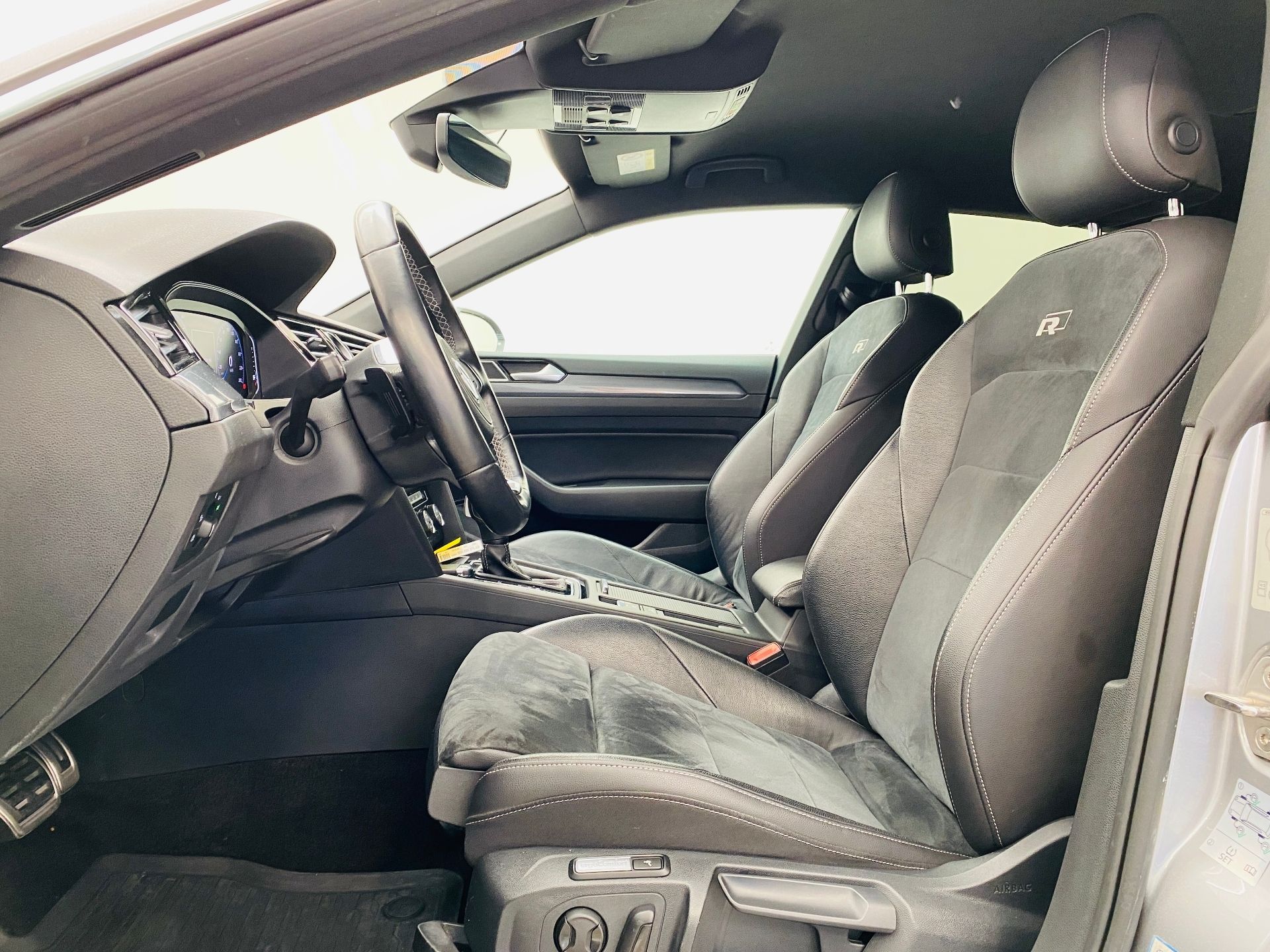 Volkswagen Arteon, R-LINE 2,0 TDI 140kW 7DSG - fotka 5