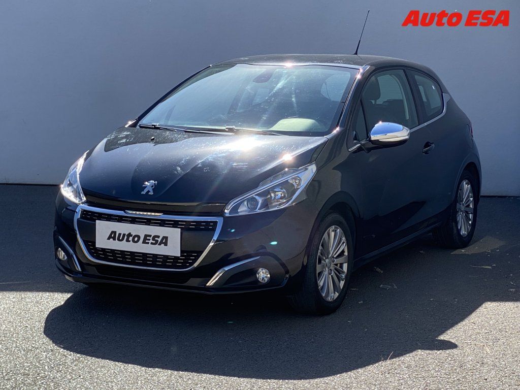Peugeot 208, 1.2,Allure - fotka 3