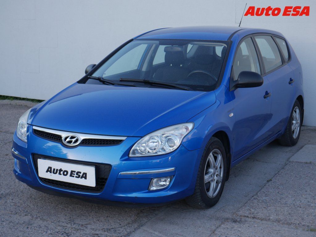 Hyundai i30, 1.6i,ČR,AC,tažné - fotka 3