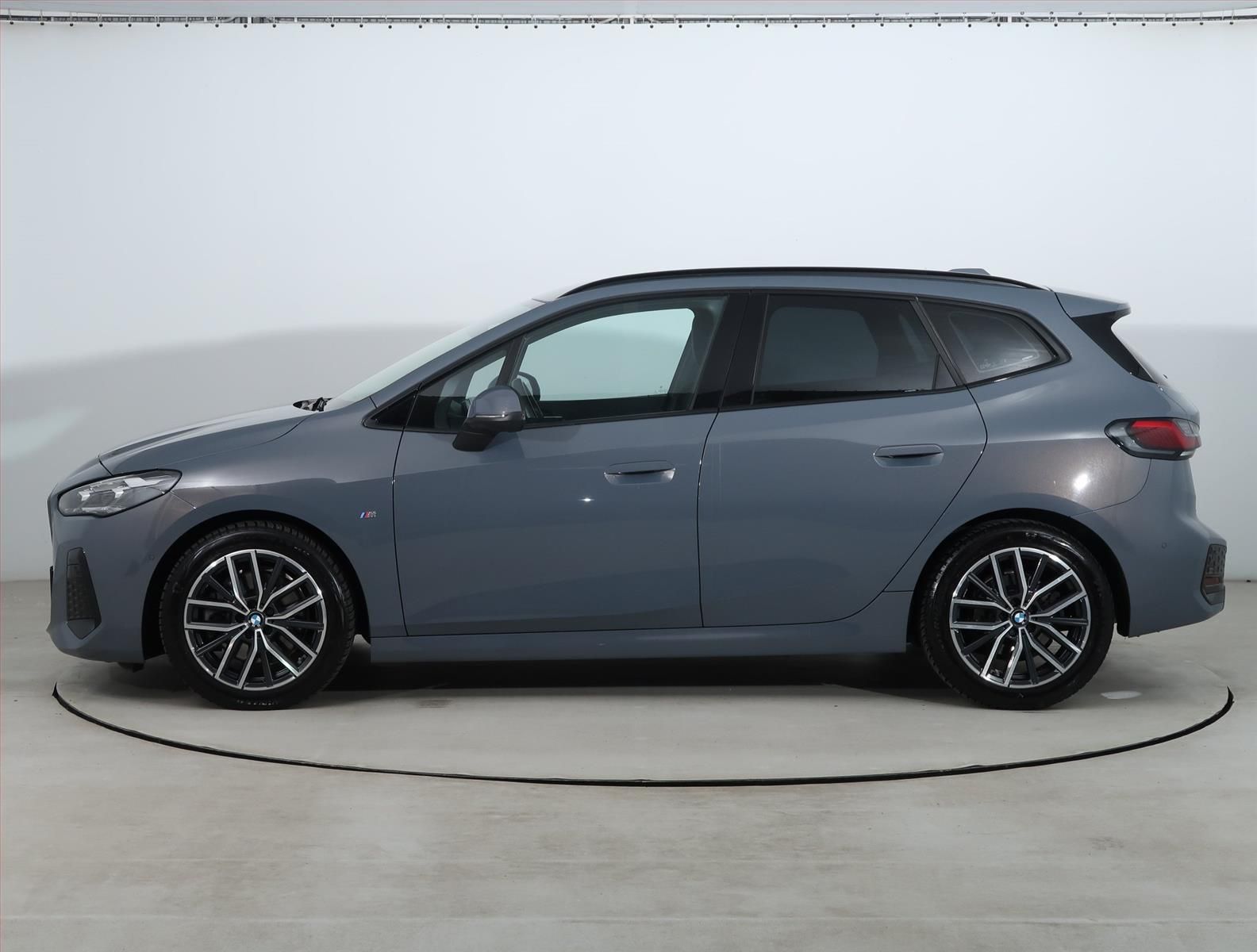 BMW Řada 2, 223i xDrive Active T, M Sport - fotka 3