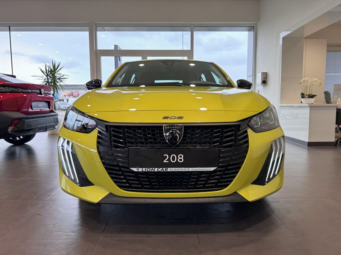 Peugeot 208, STYLE Turbo 100 koní, 7let zár - fotka 4