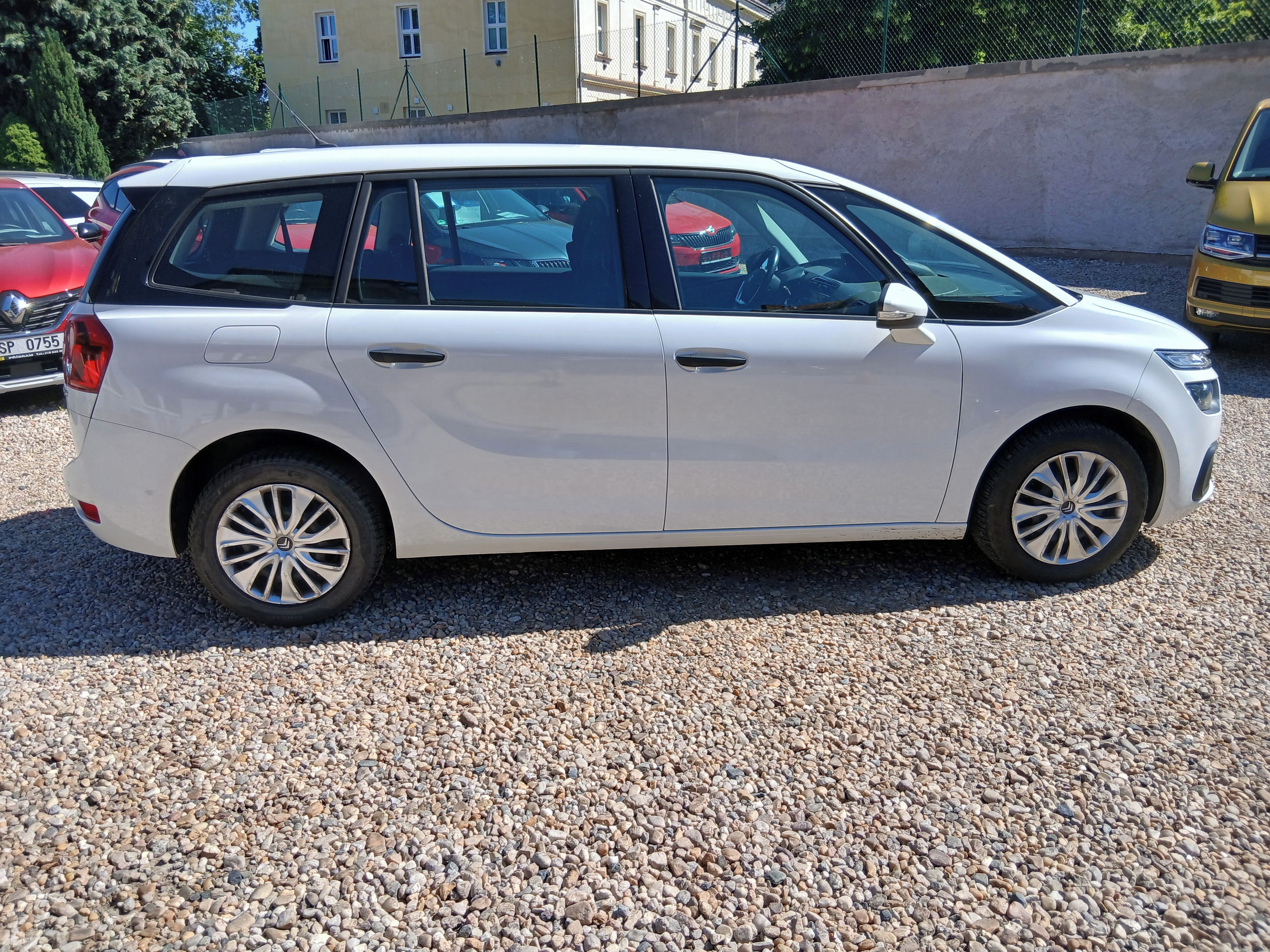 Citroën Grand C4 Picasso, 1.2i 96KW 7Míst, S.Kniha 1xMaj - fotka 4