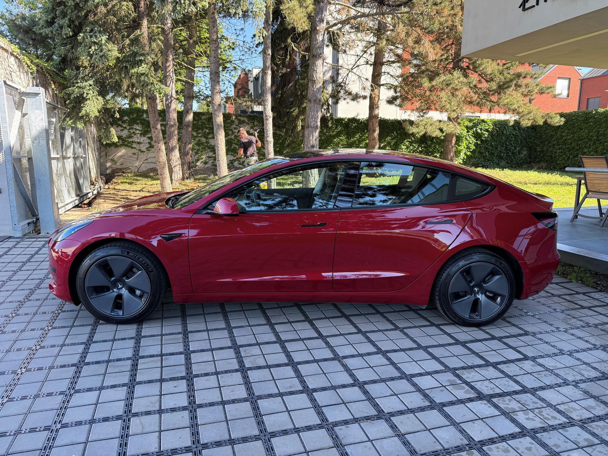 Tesla Model 3, Standart Range LFP - fotka 3