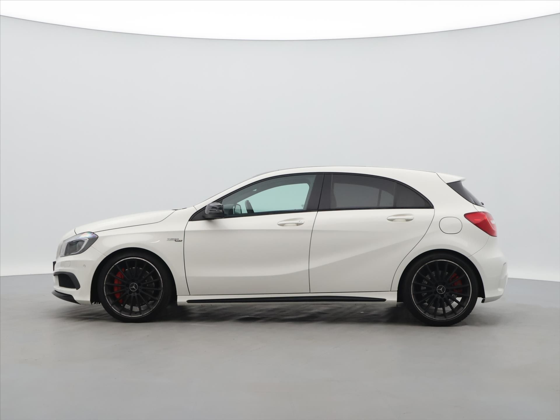 Mercedes-Benz Třídy A, 2,0 45 265 kW 4Matic AMG - fotka 4