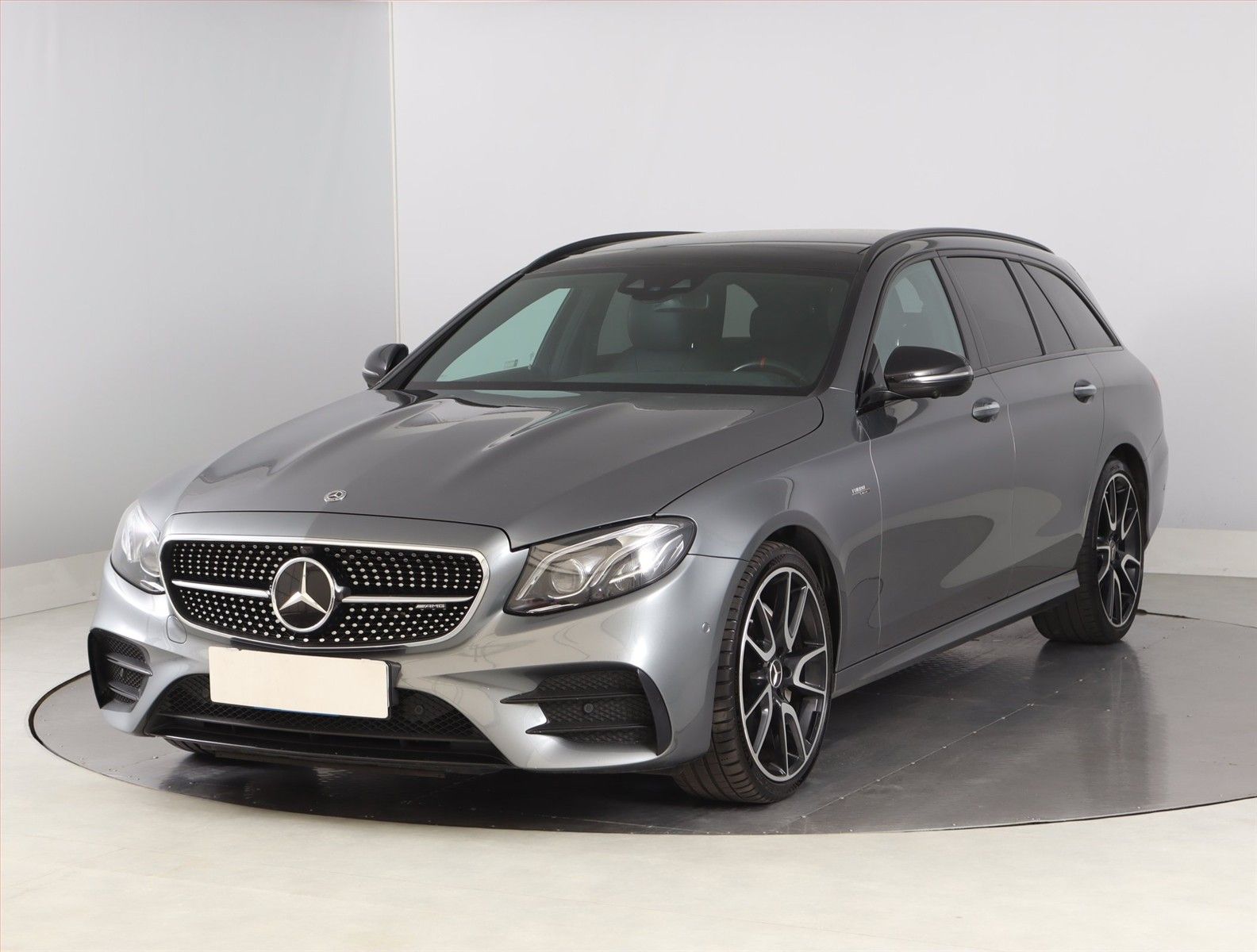Mercedes-Benz Třídy E, 53 AMG 4MATIC+ - fotka 2