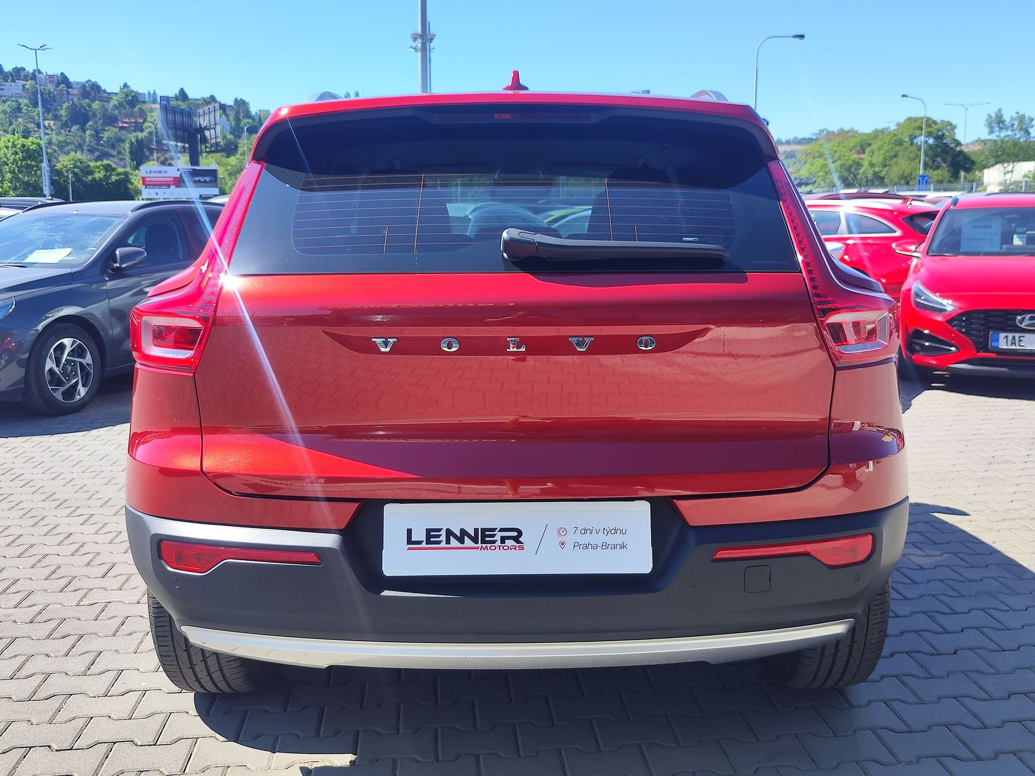 Volvo XC40, D3 2.0D Momentum Pro AT - fotka 6