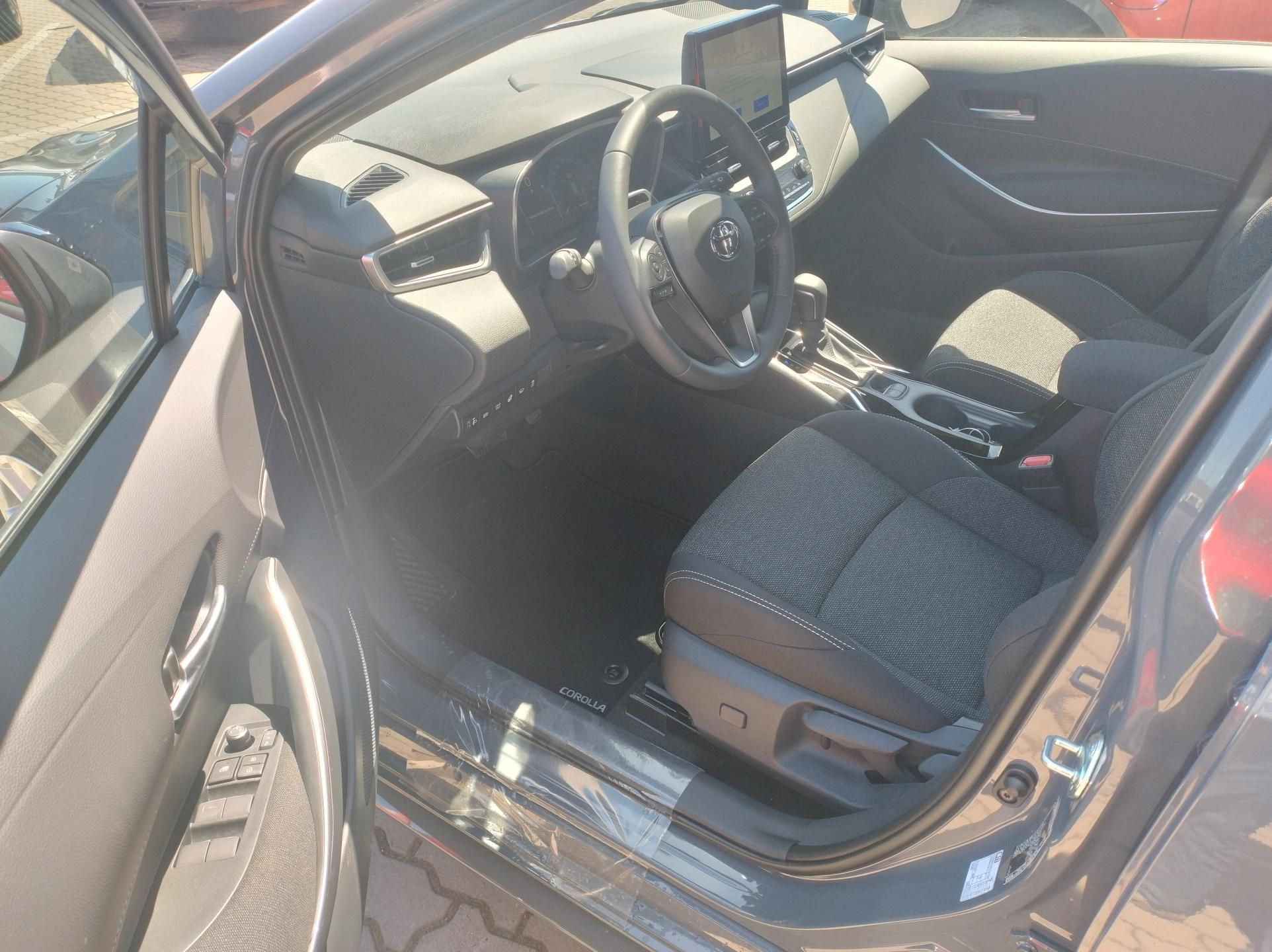 Toyota Corolla, TS 1.8 FHEV Comfort BUSINESS - fotka 6