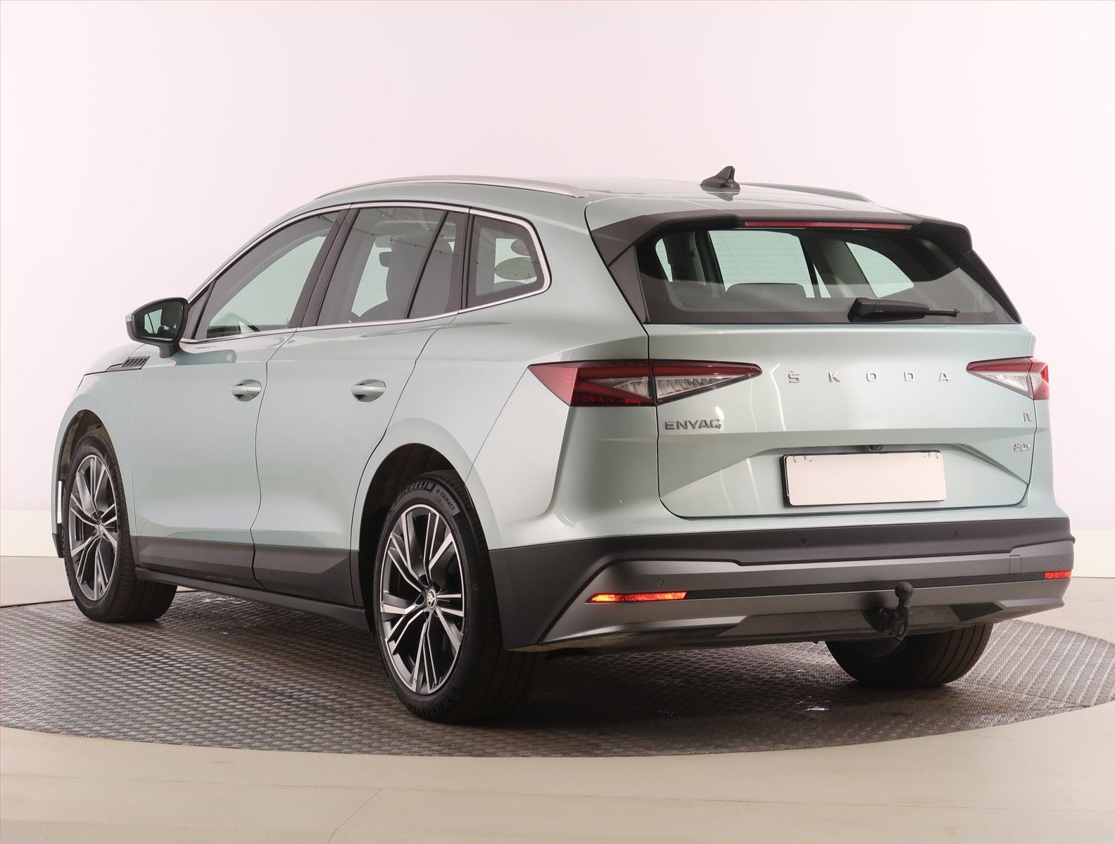 Škoda Enyaq iV, iV 80x (82 kWh), SoH 90% - fotka 4