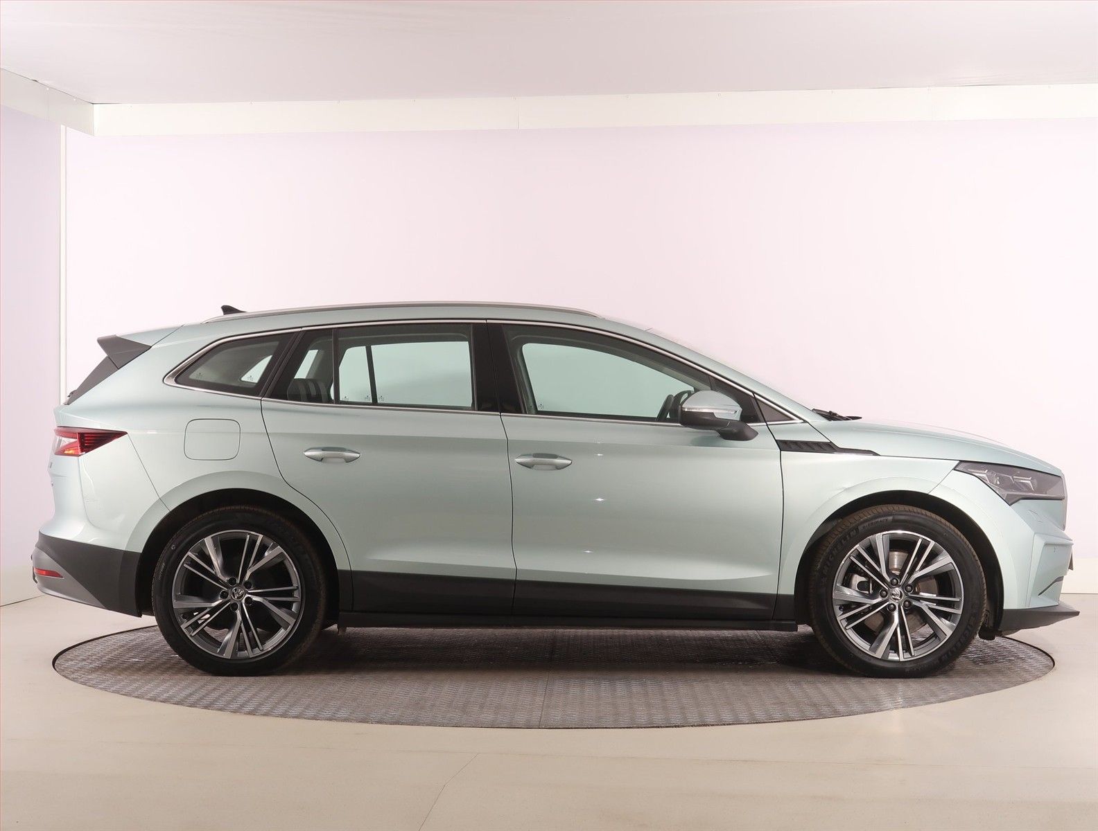 Škoda Enyaq iV, iV 80x (82 kWh), SoH 90% - fotka 6