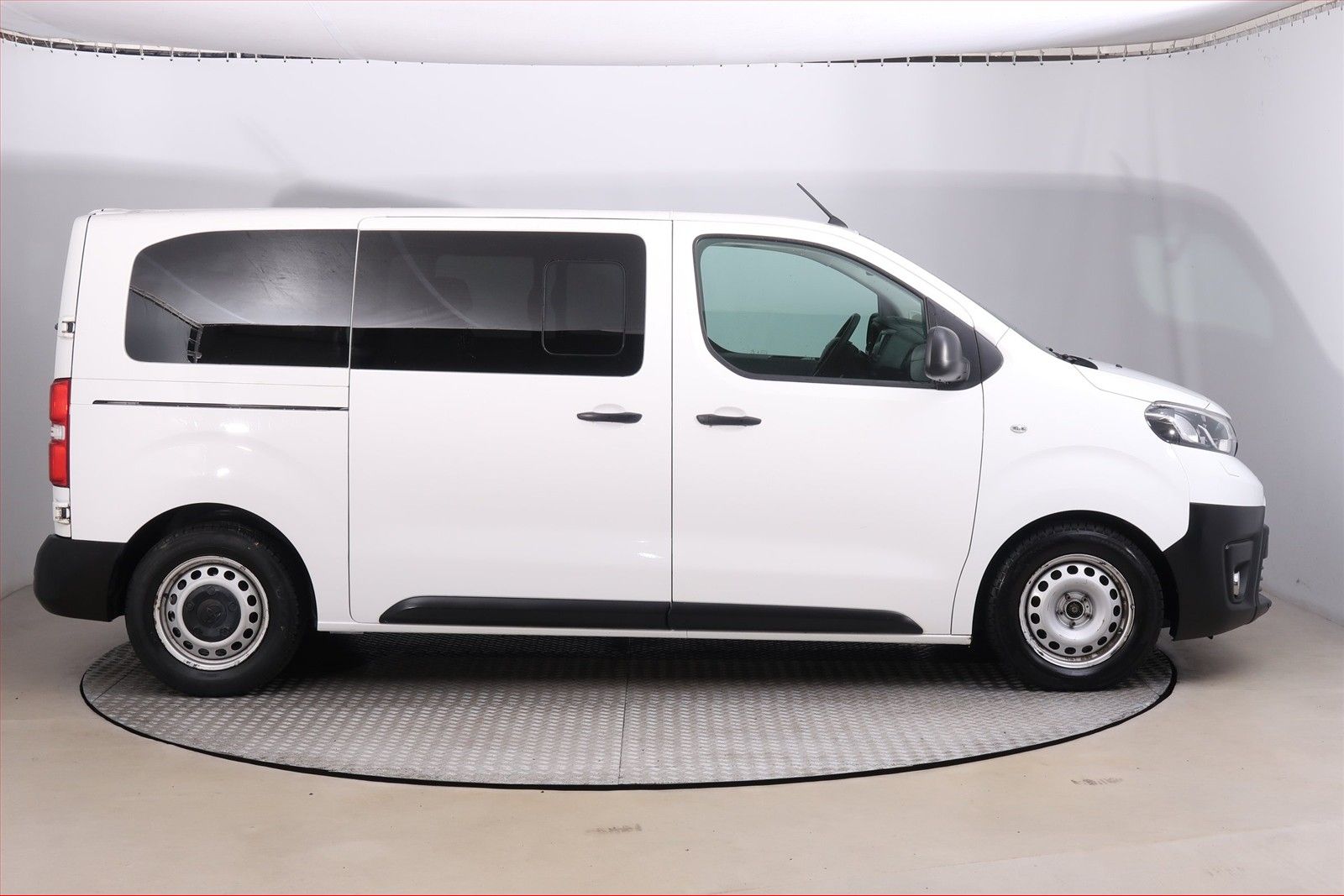 Toyota Proace, 2.0 D-4D, Kombi, 9 míst, L1 - fotka 6