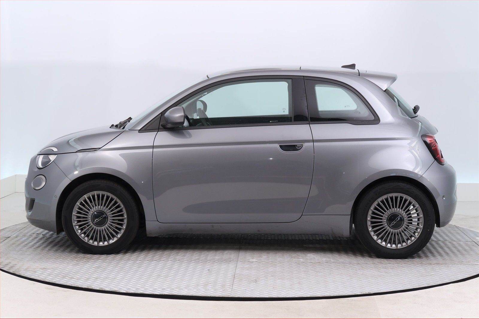 Fiat 500E, 42 kWh, SoH 91%, Automat - fotka 3