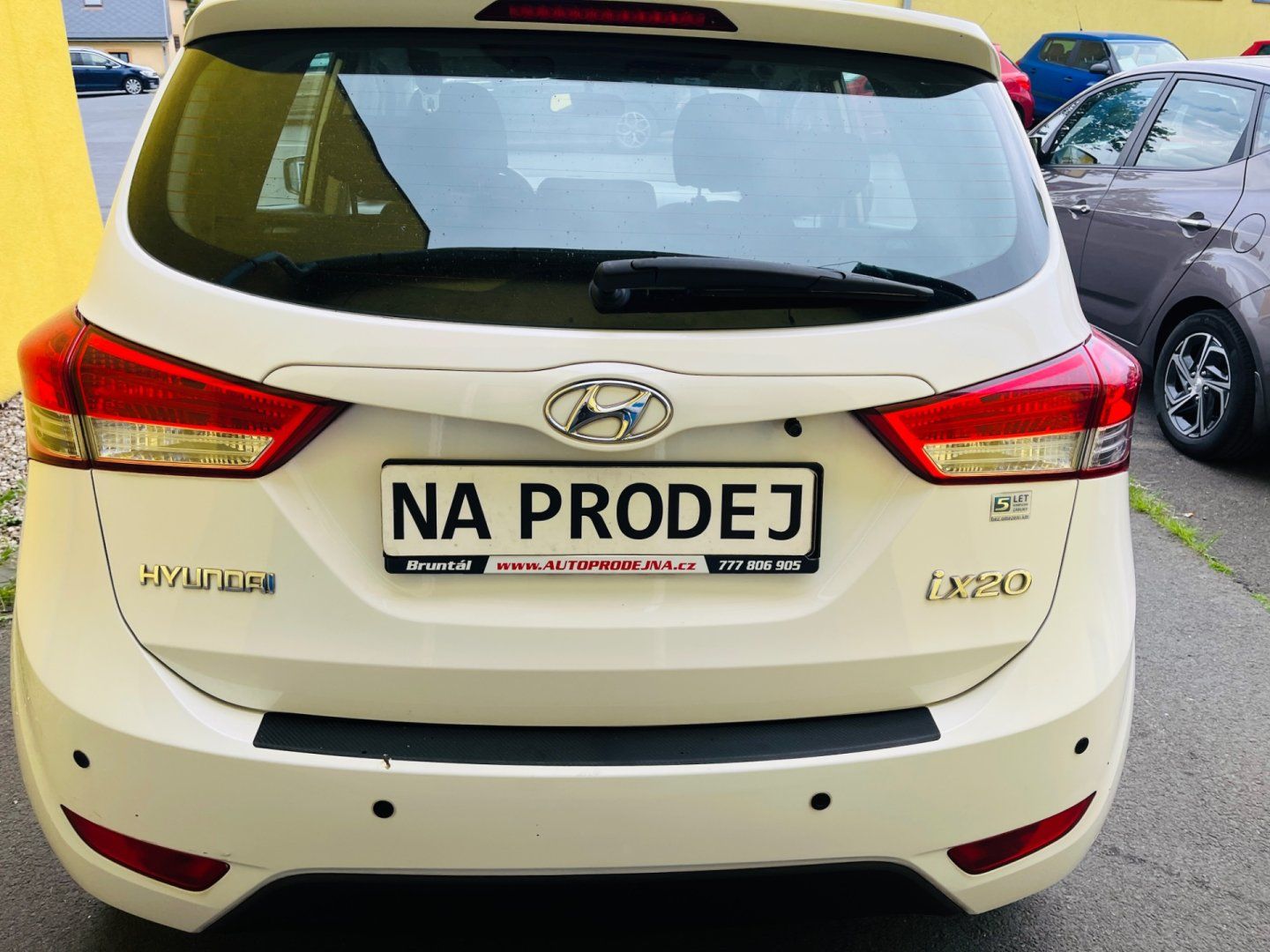 Hyundai ix20, 1.4 i BENZÍN NAJ 69 TIS KM ! - fotka 5