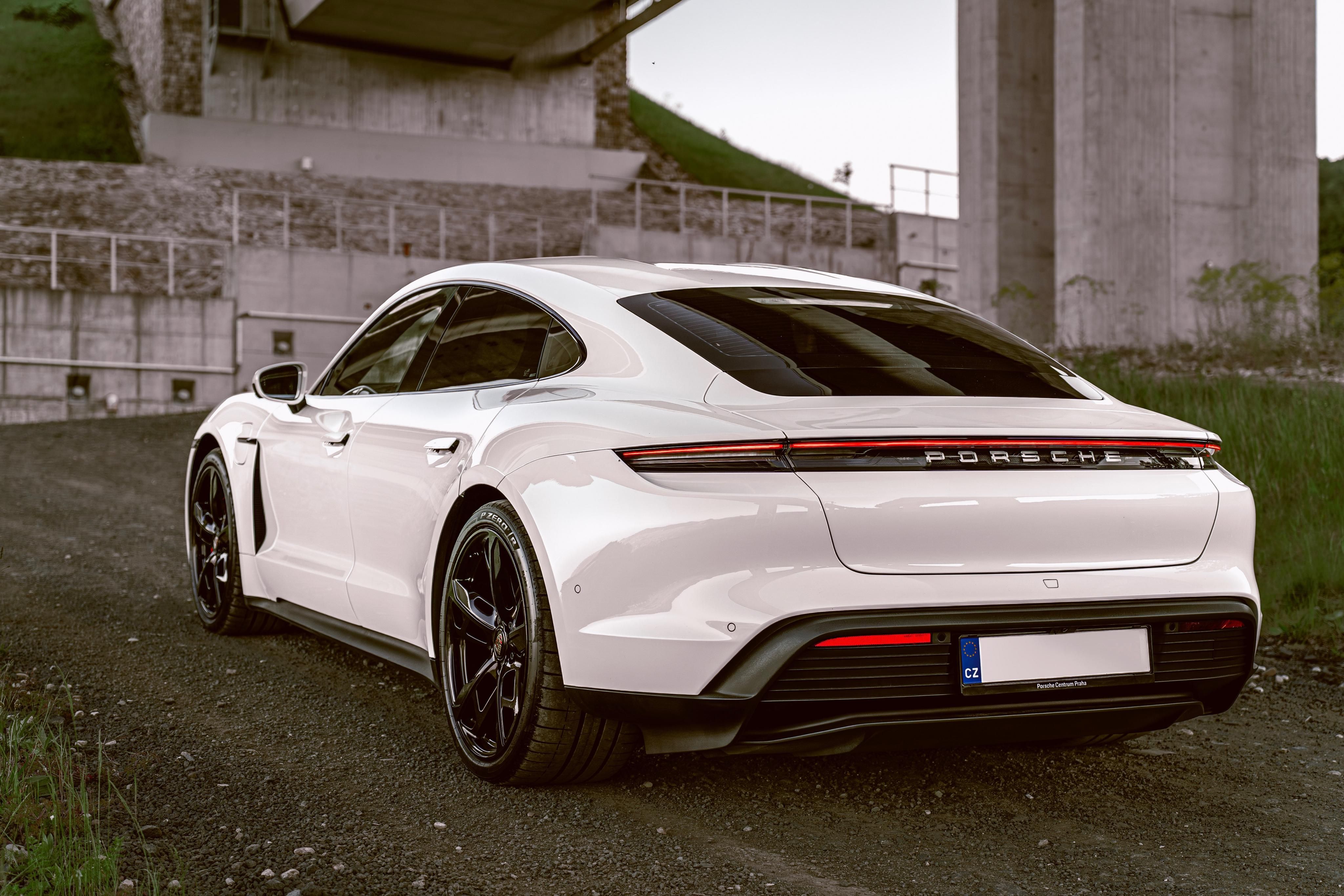 Porsche Taycan, 4S - 5000 KM - VZDUCH, BOSE - fotka 6