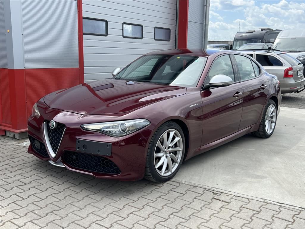 Alfa Romeo Giulia, 2,2 JTDm Q4 VELOCE AT8 H&K TOP