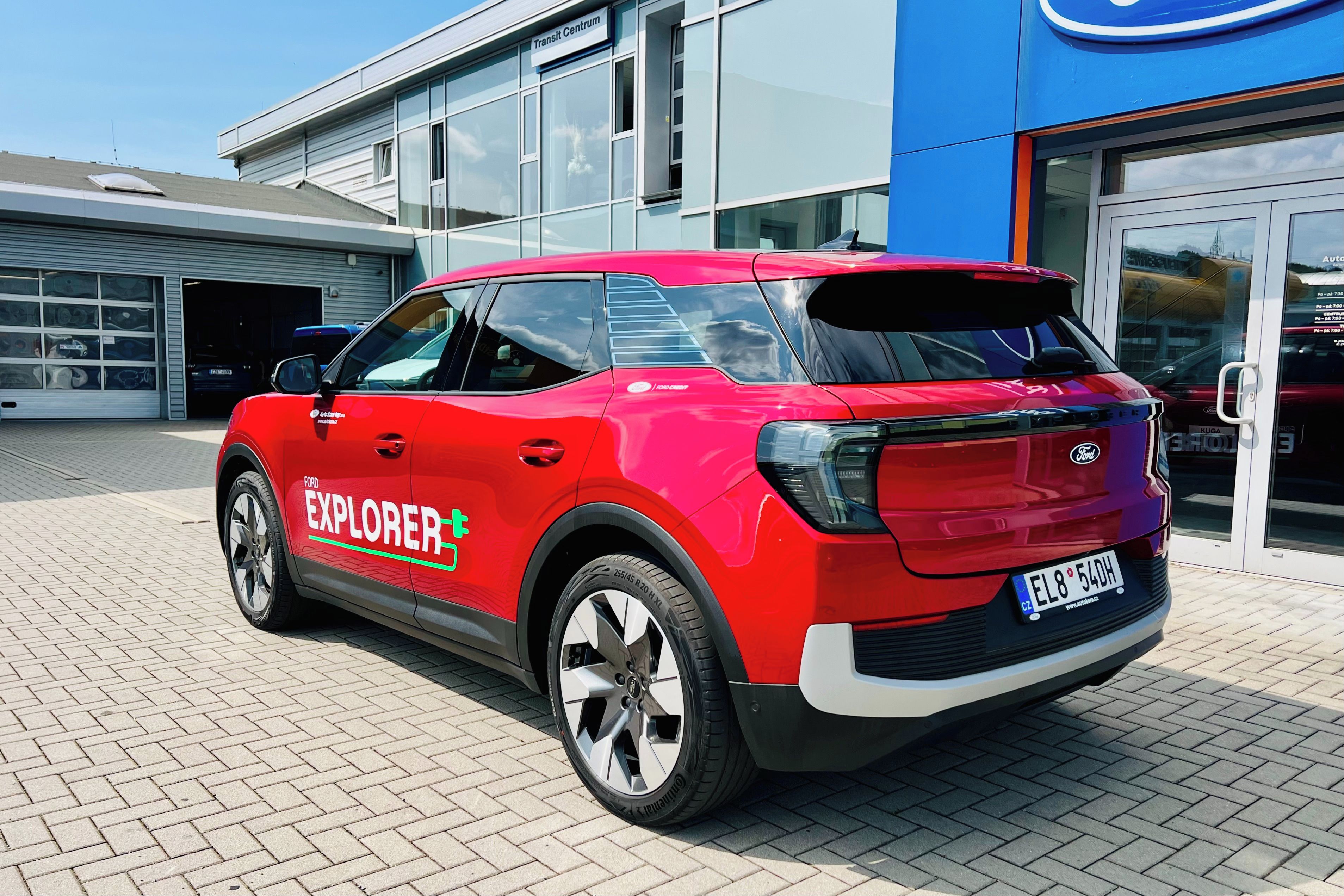 Ford Explorer, EL 79kWh AWD 2025 ČR Dealer - fotka 3