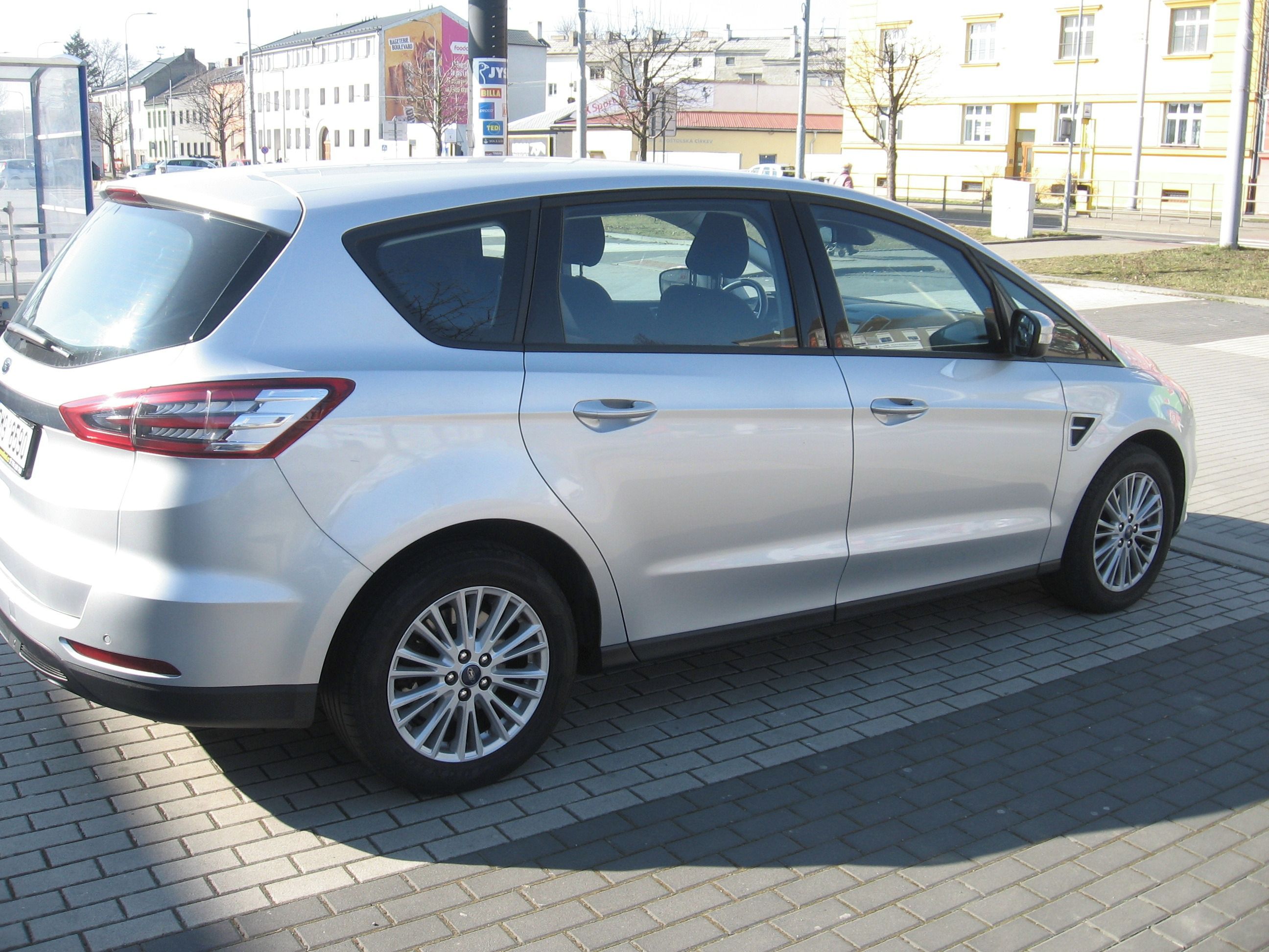 Ford S-MAX, 2,0 TDCi TITANIUM,AT,TZ,LED - fotka 3