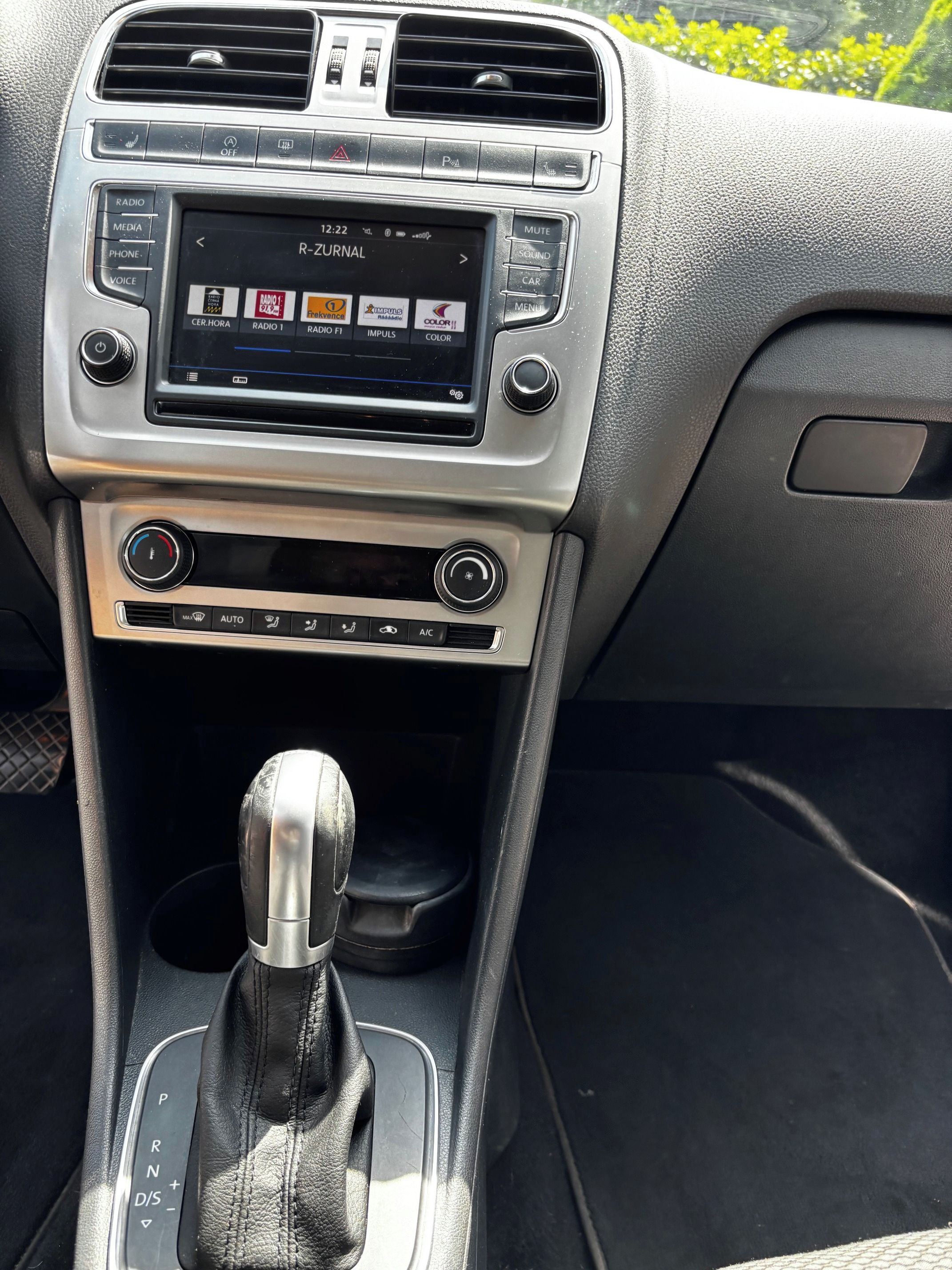 Volkswagen Polo, Highline 1.2 TSI automat 1.maj - fotka 3