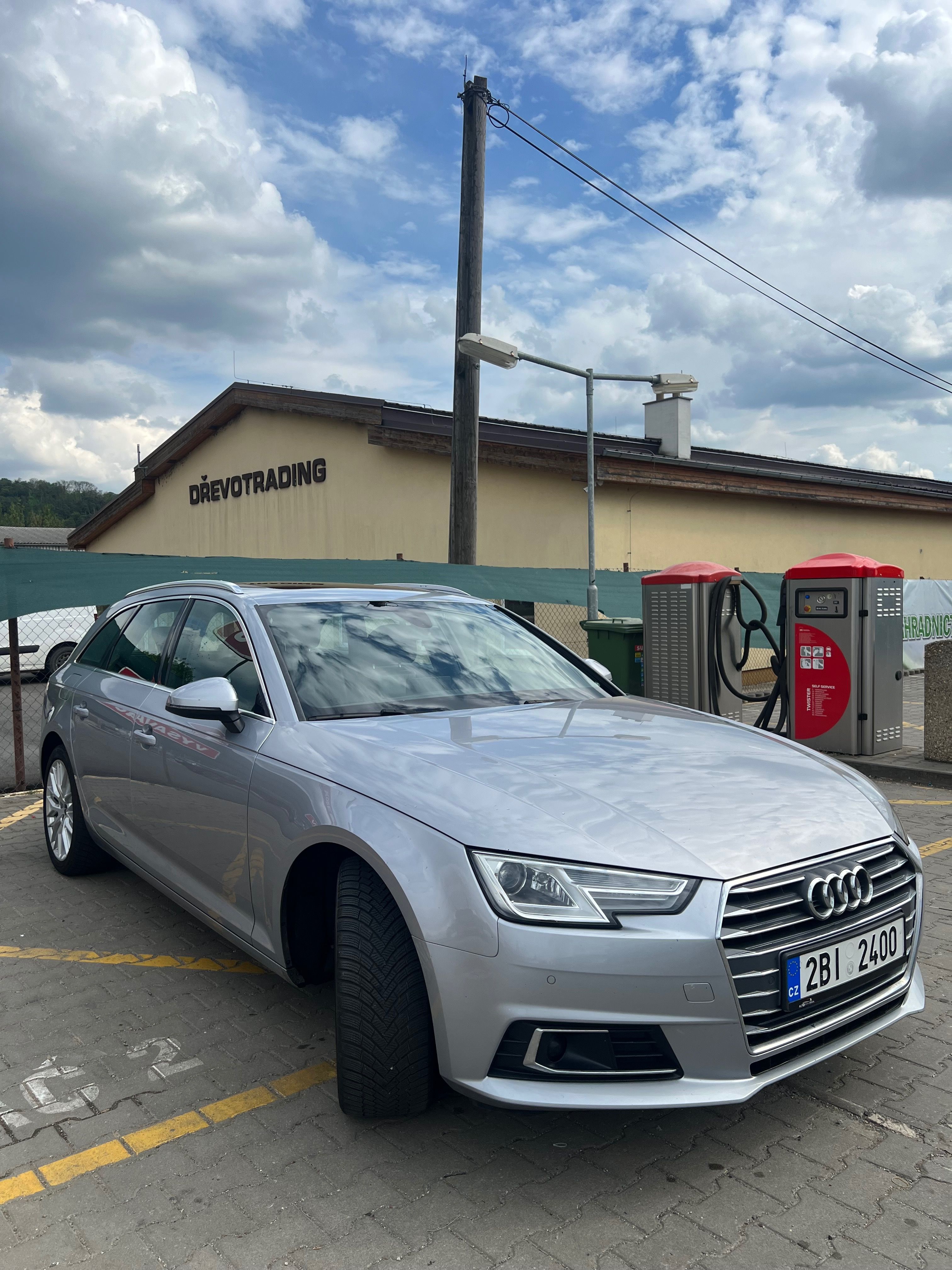 Audi A4 Avant, 2.0 - fotka 2