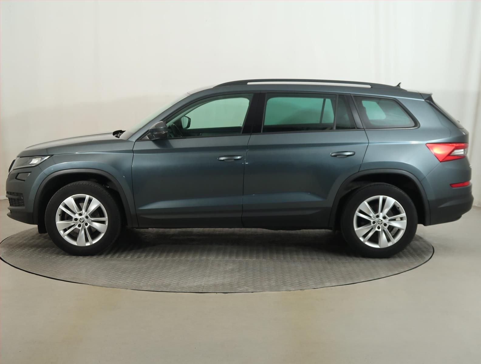 Škoda Kodiaq, 1.4 TSI, 4X4, ČR,1.maj - fotka 3