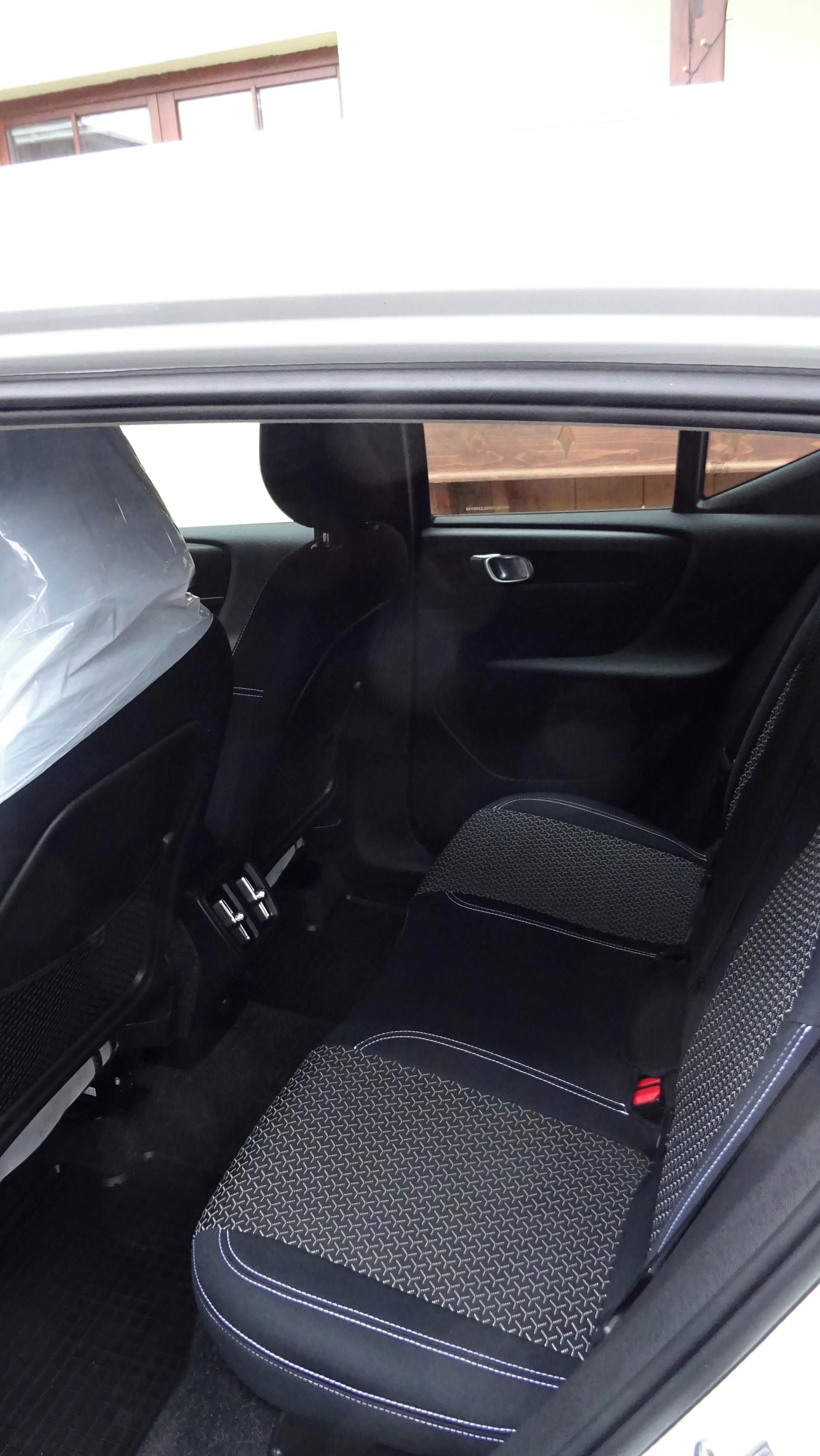 Volvo XC40 - fotka 5