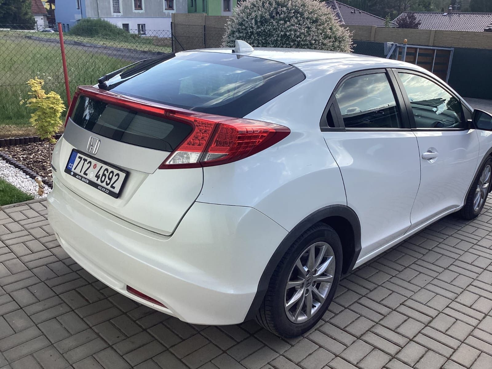 Honda Civic, 1,4 V-tec - fotka 2
