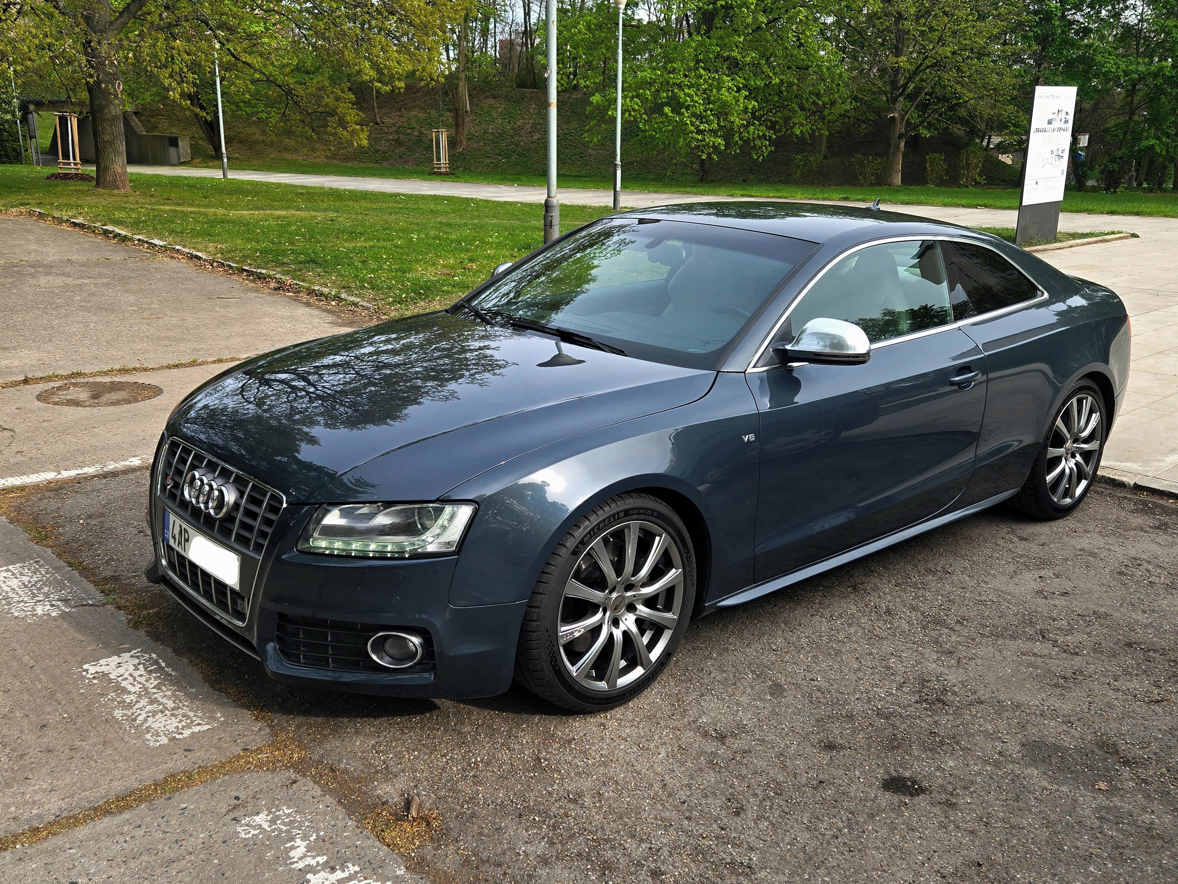 Audi S5, 4.2 V8 manuál