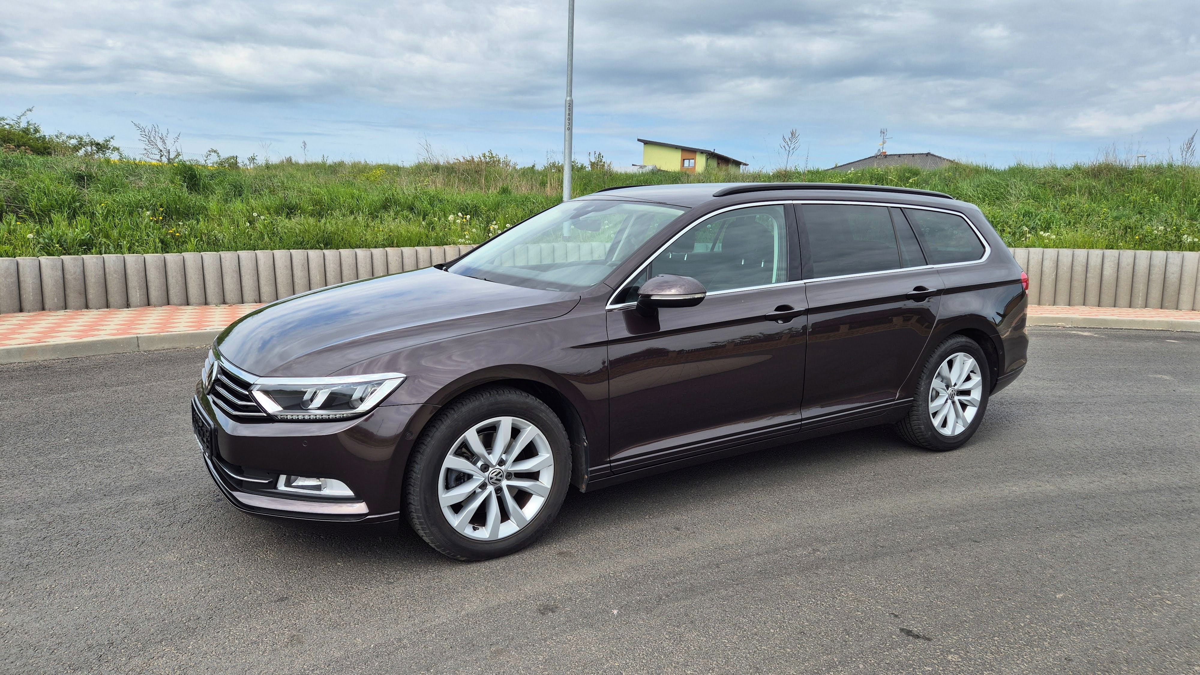 Volkswagen Passat, 2,0tdi servis VW