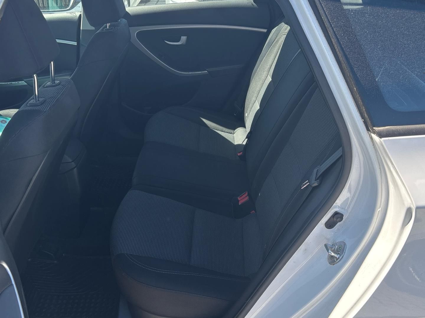 Hyundai i30, 1.6 GDi / 88 kW - fotka 6