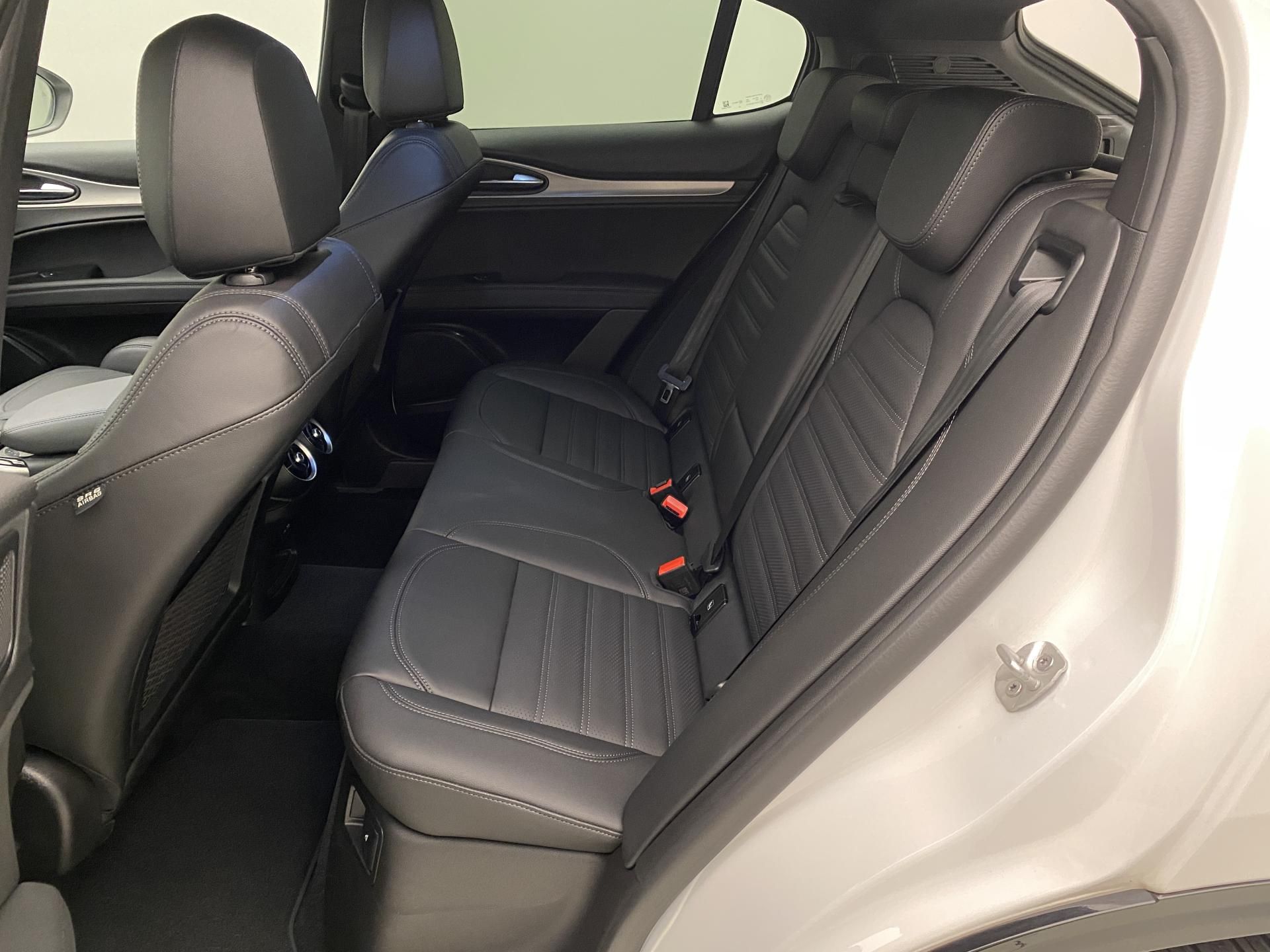 Alfa Romeo Stelvio, VELOCE 2.2JTDm Q4 AUT - fotka 5