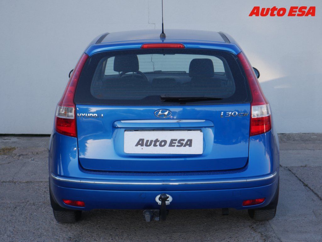 Hyundai i30, 1.6i,ČR,AC,tažné - fotka 5