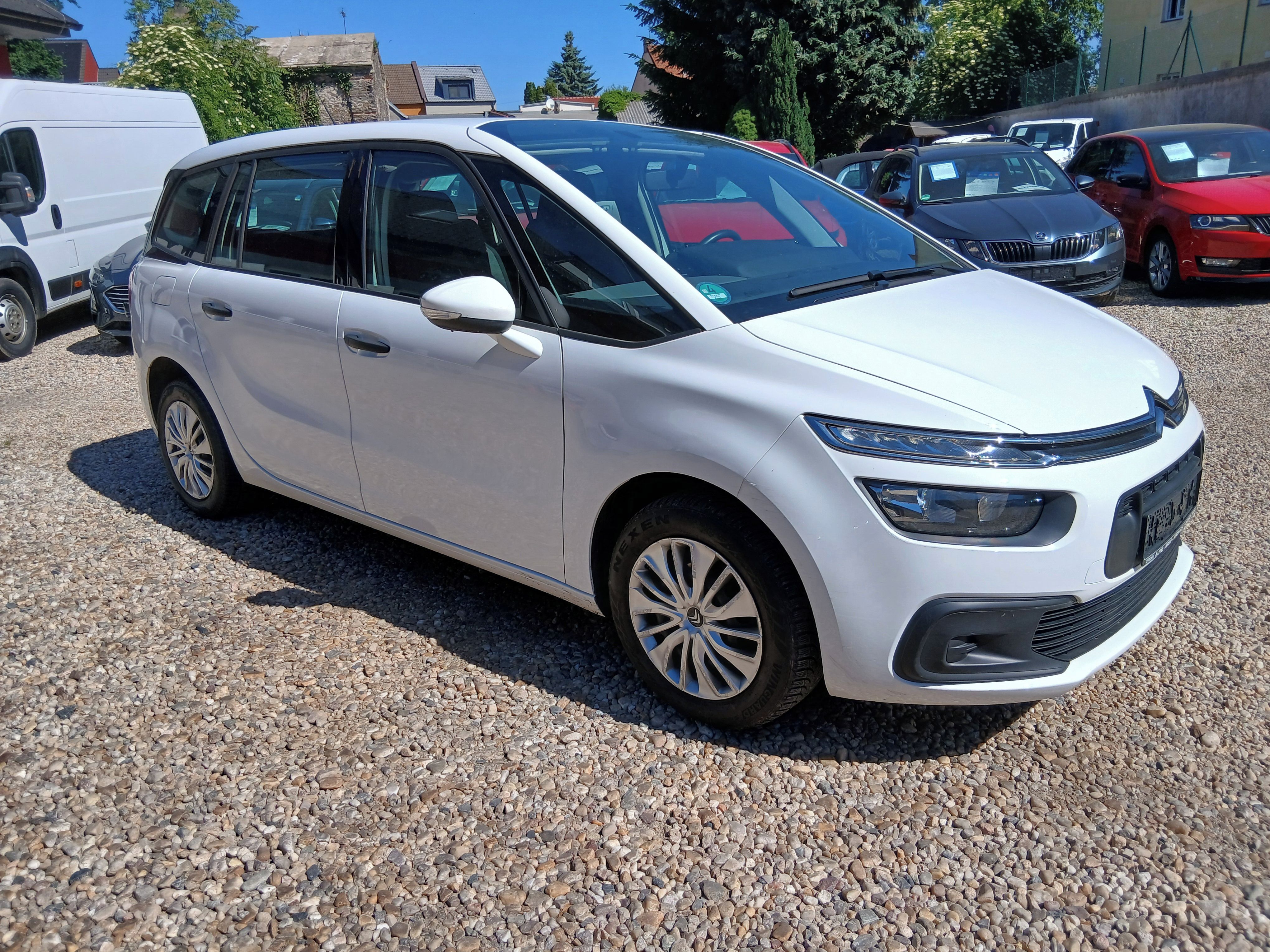 Citroën Grand C4 Picasso, 1.2i 96KW 7Míst, S.Kniha 1xMaj - fotka 3