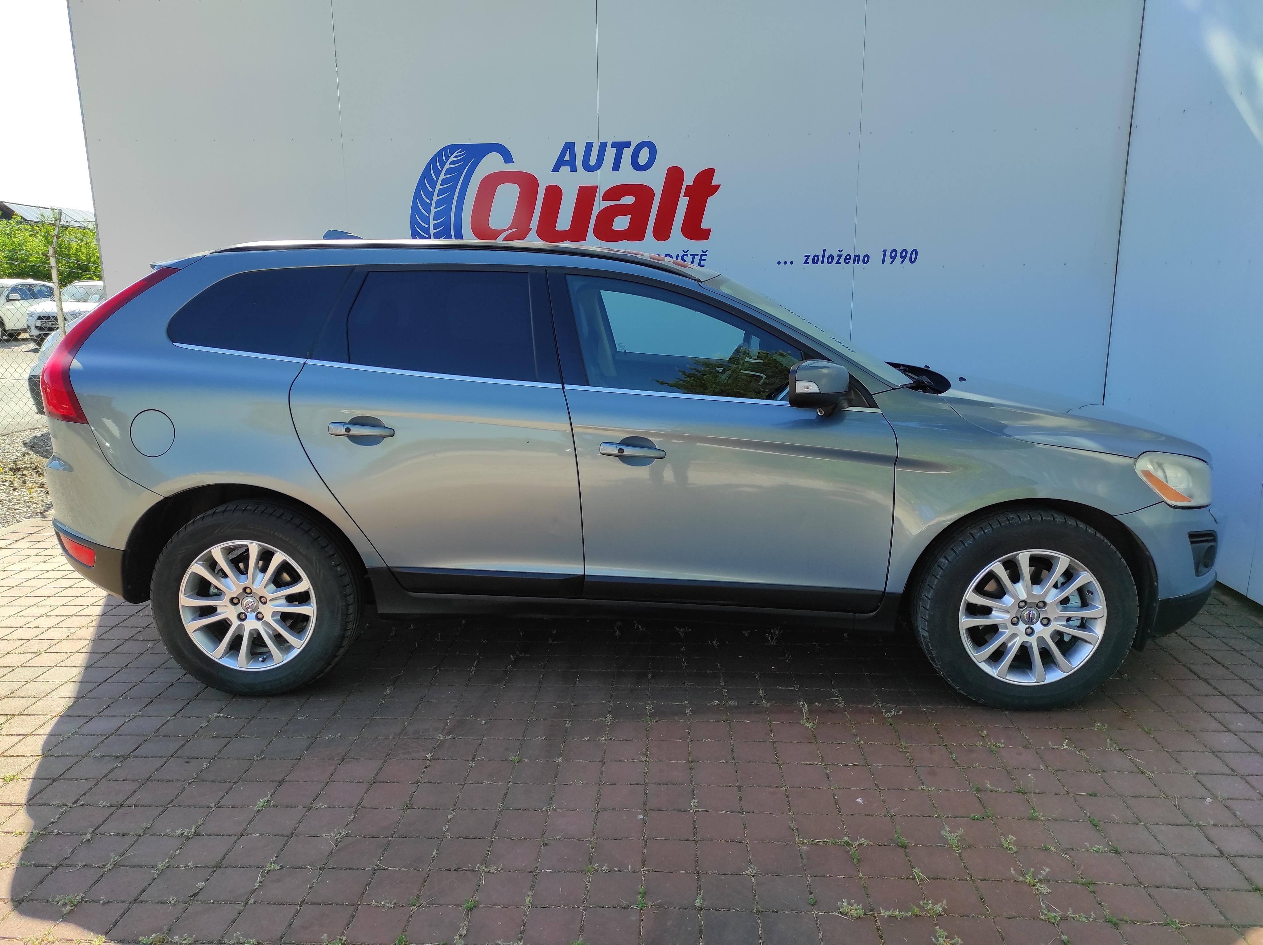 Volvo XC60, 2.4 D5 AWD ČR, AUTOMAT - fotka 4