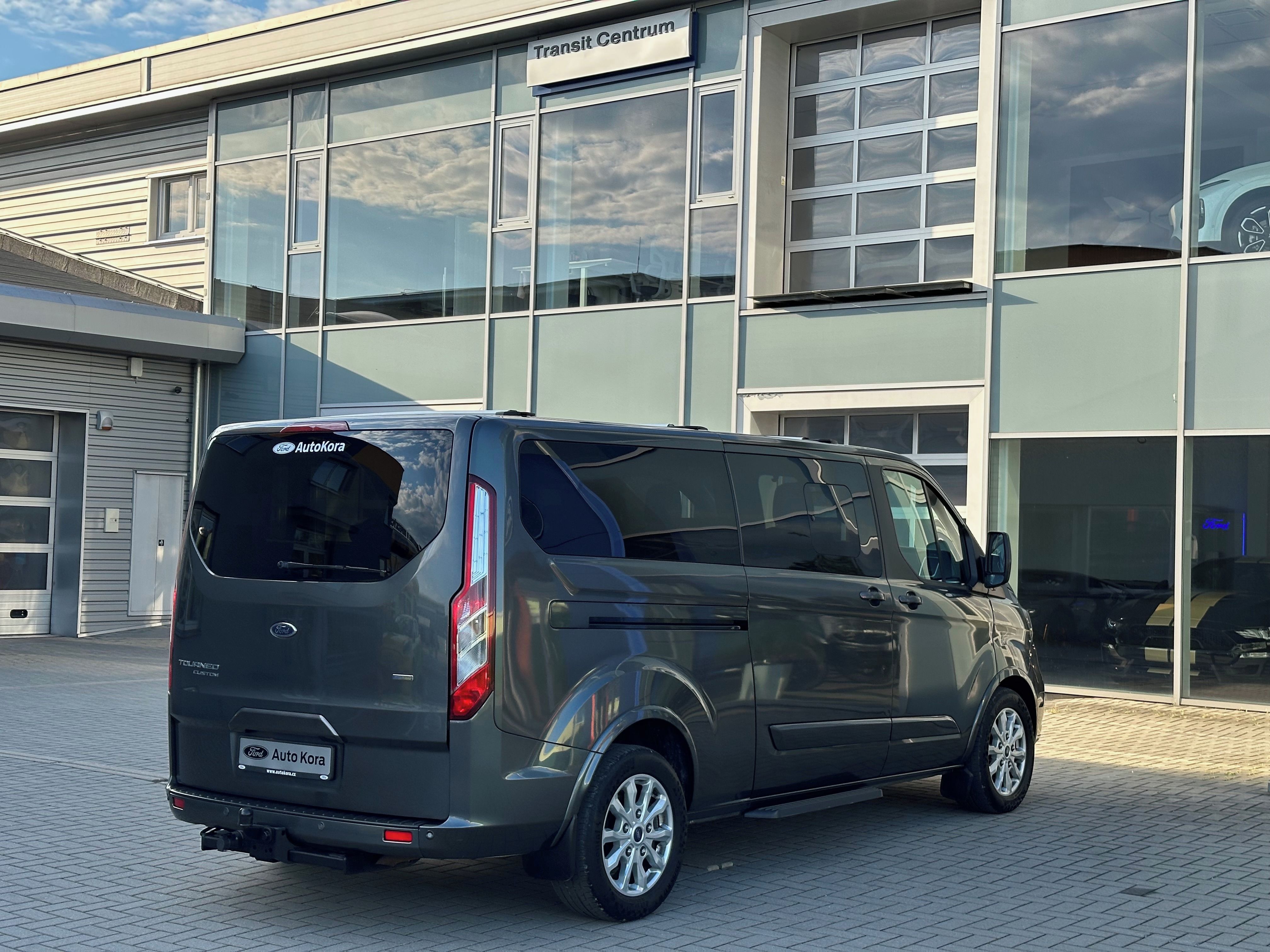 Ford Tourneo Custom, Titanium L2 170k/Man 8míst ČR - fotka 6