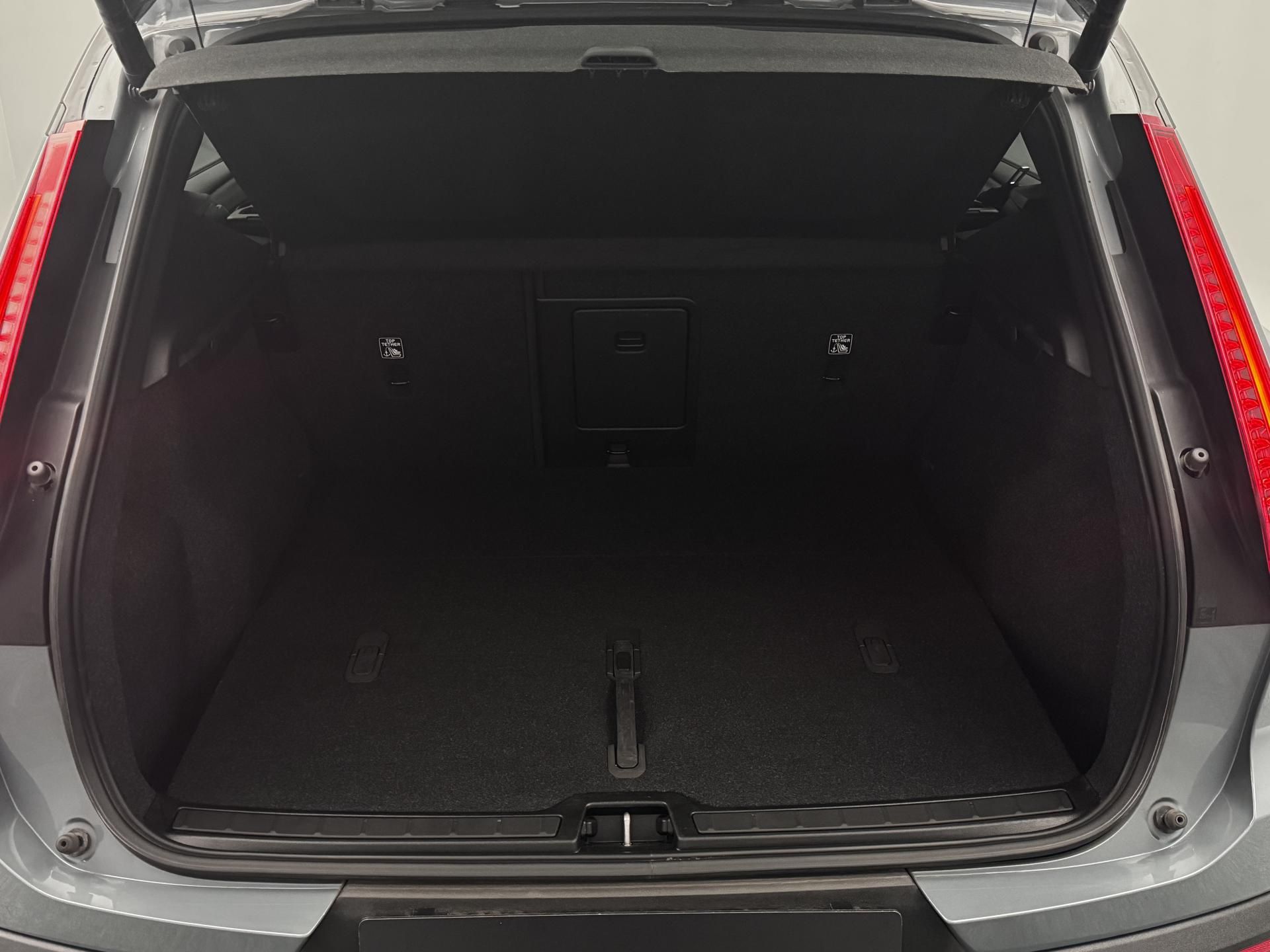 Volvo XC40, PURE ELECTRIC TWIN ENGINE PLUS - fotka 5