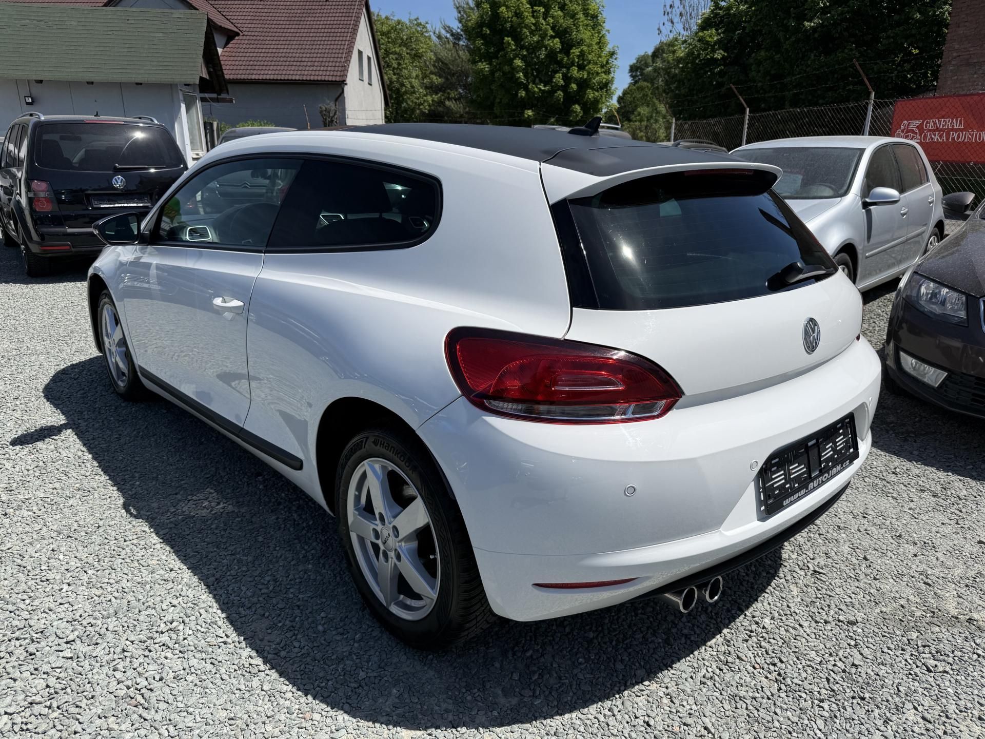 Volkswagen Scirocco, 2.0 TDI DSG SPORT 125KW - fotka 4