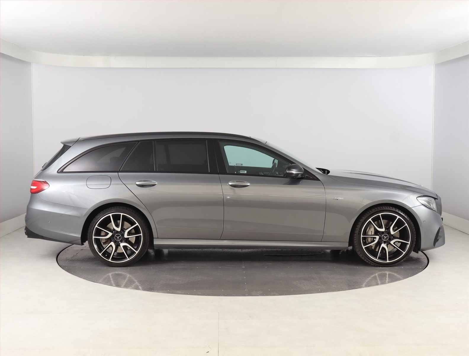 Mercedes-Benz Třídy E, 53 AMG 4MATIC+ - fotka 6