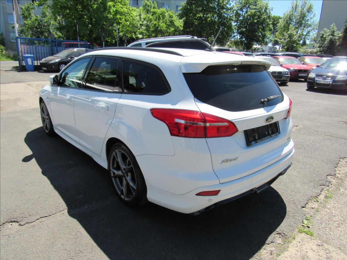 Ford Focus, 1,5 Ecoboost 134kW ST-Line - fotka 4