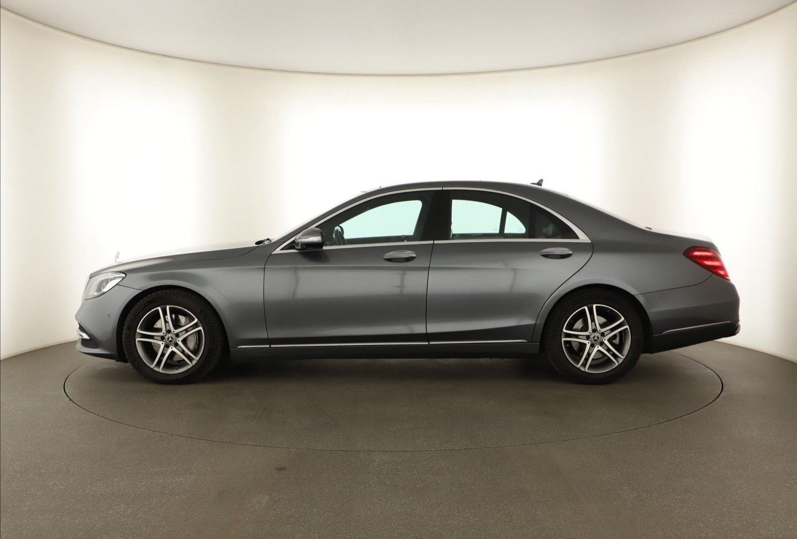 Mercedes-Benz Třídy S, 350 d, AMG Paket - fotka 3