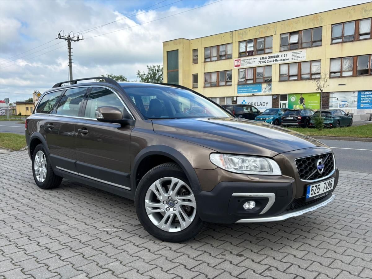Volvo XC70, 2,4   D4 AWD AT Momentum - fotka 3