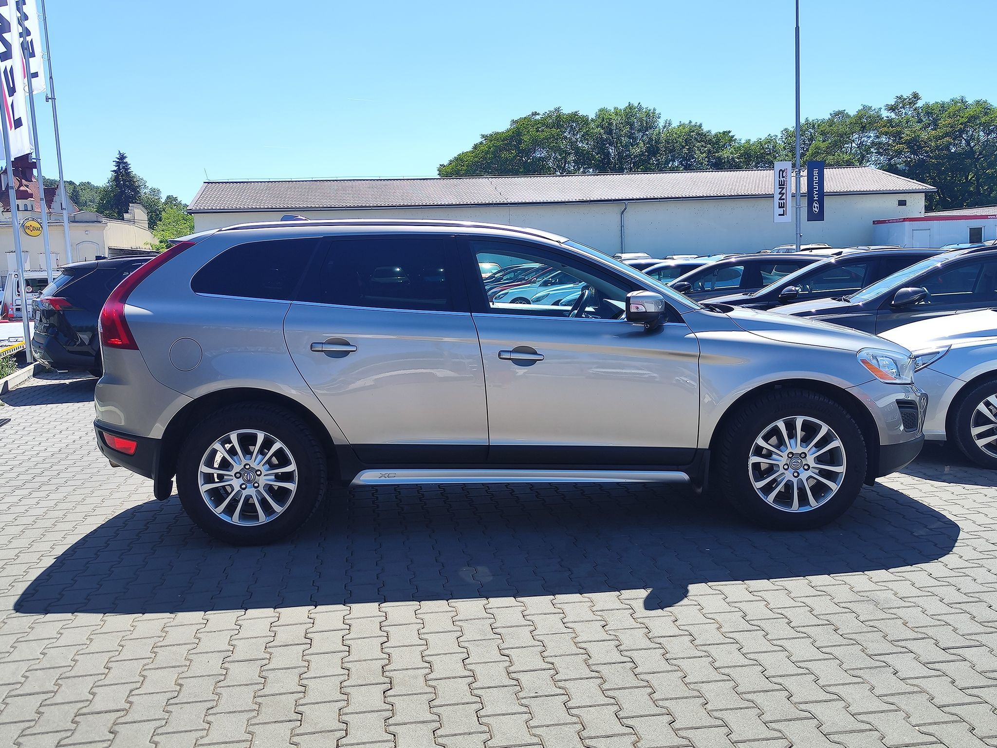 Volvo XC60, D5 2.4D/158kW Summum AWD - fotka 4
