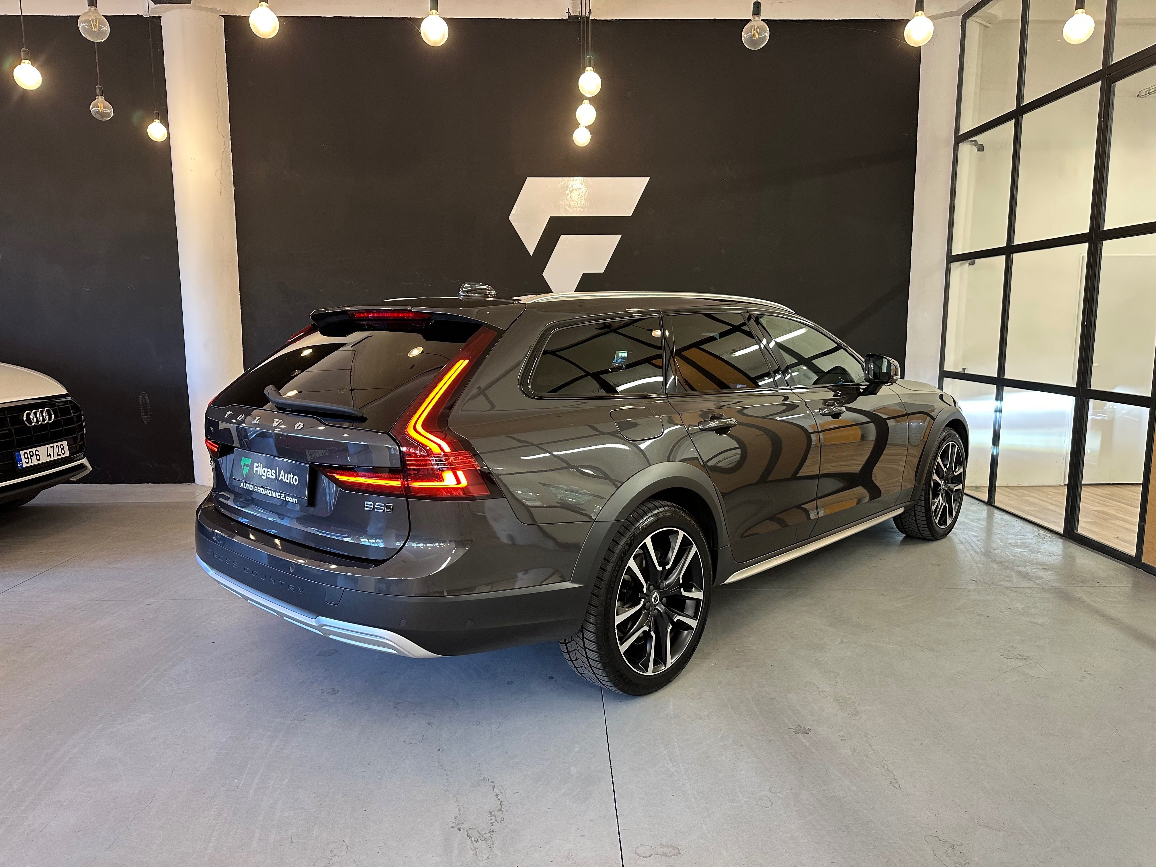 Volvo V90, B5 CROSS COUNTRY TOP VÝBAVA - fotka 2