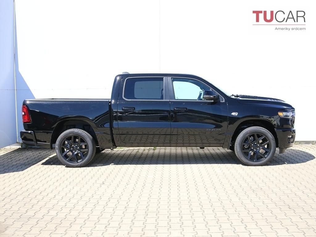 RAM 1500, Laramie 5.7V8 HEMI 2026 - fotka 3