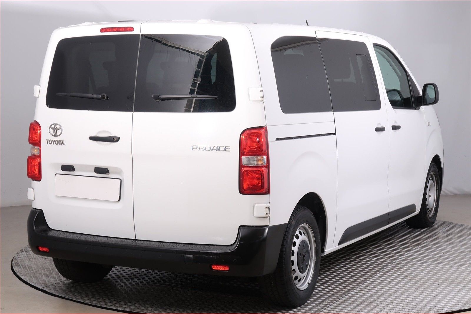 Toyota Proace, 2.0 D-4D, Kombi, 9 míst, L1 - fotka 5