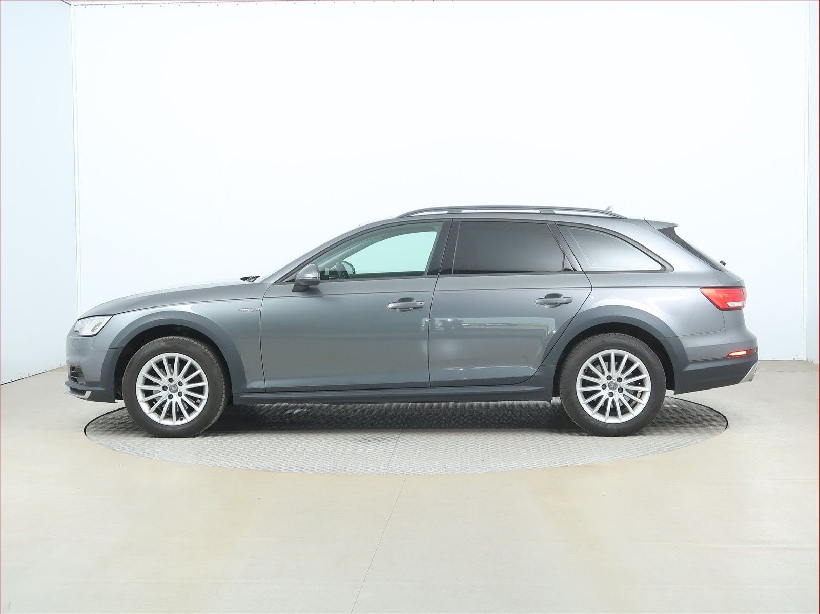 Audi A4 allroad, 2.0 TDI, 4X4, Automat, Navi - fotka 3
